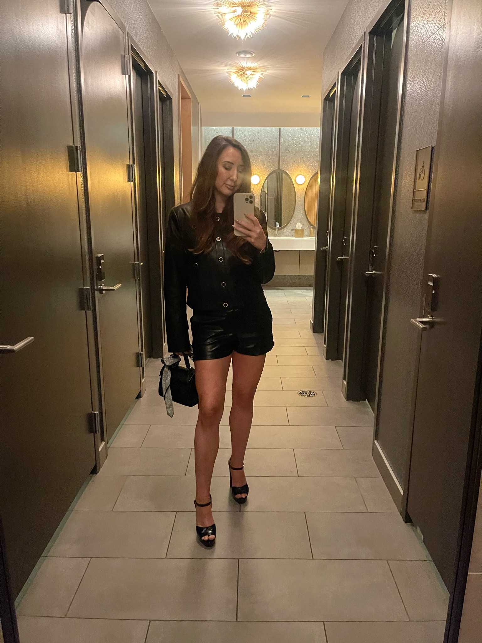 The perfect out on the town fit 👏🏻
Size small in top & bottom