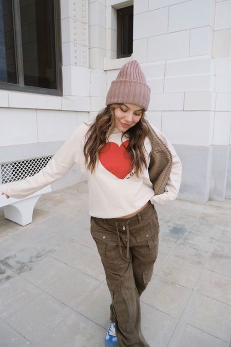 Last minute shopping for me :) double tap my @sezane sweatshirt if you’re all wrapped! #sezanelovers 