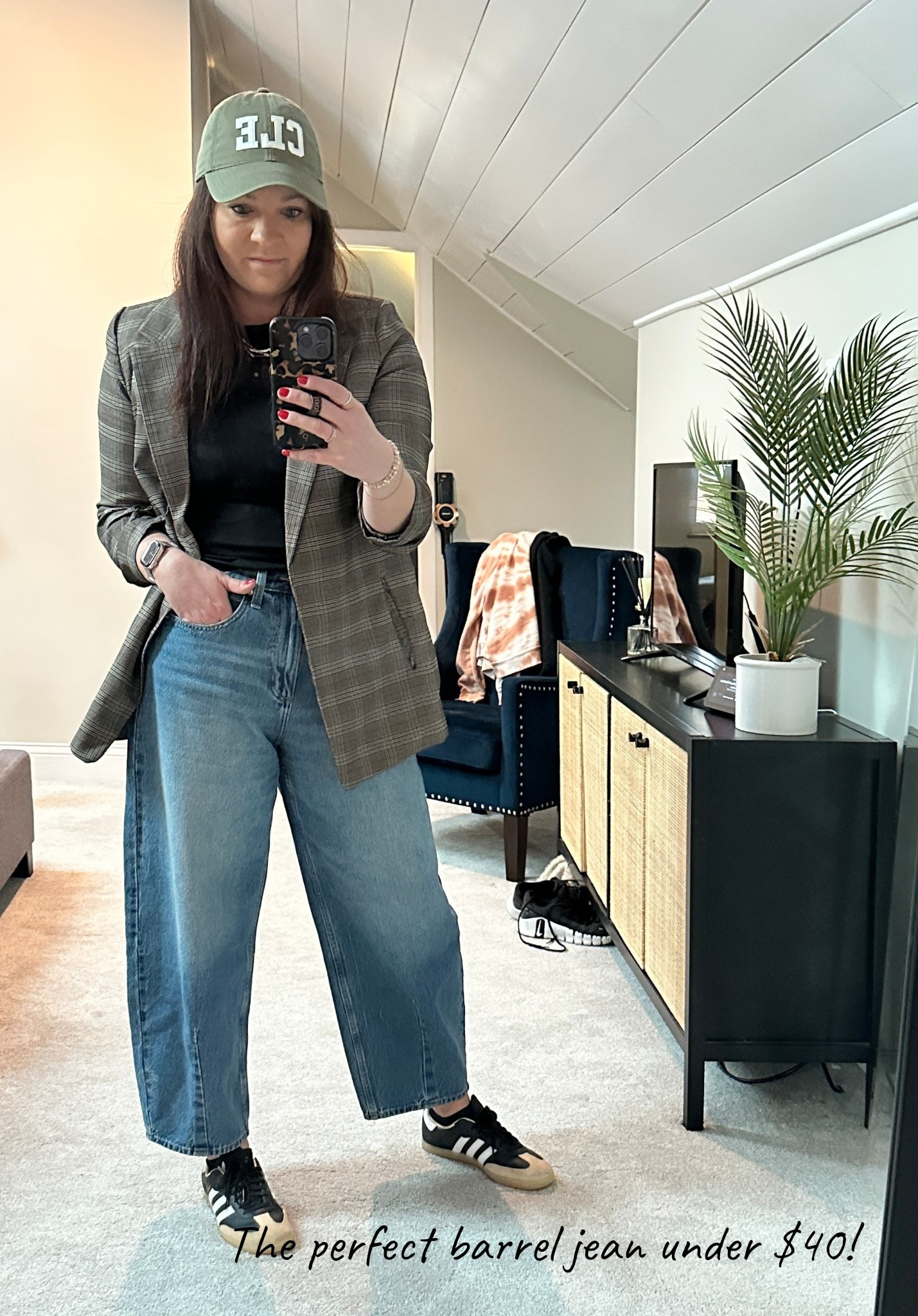 LOVE these barrel jeans from Target! Under $30 but feel so much more expensive! 

#LTKootd #LTKmomlife #LTKFindsUnder50