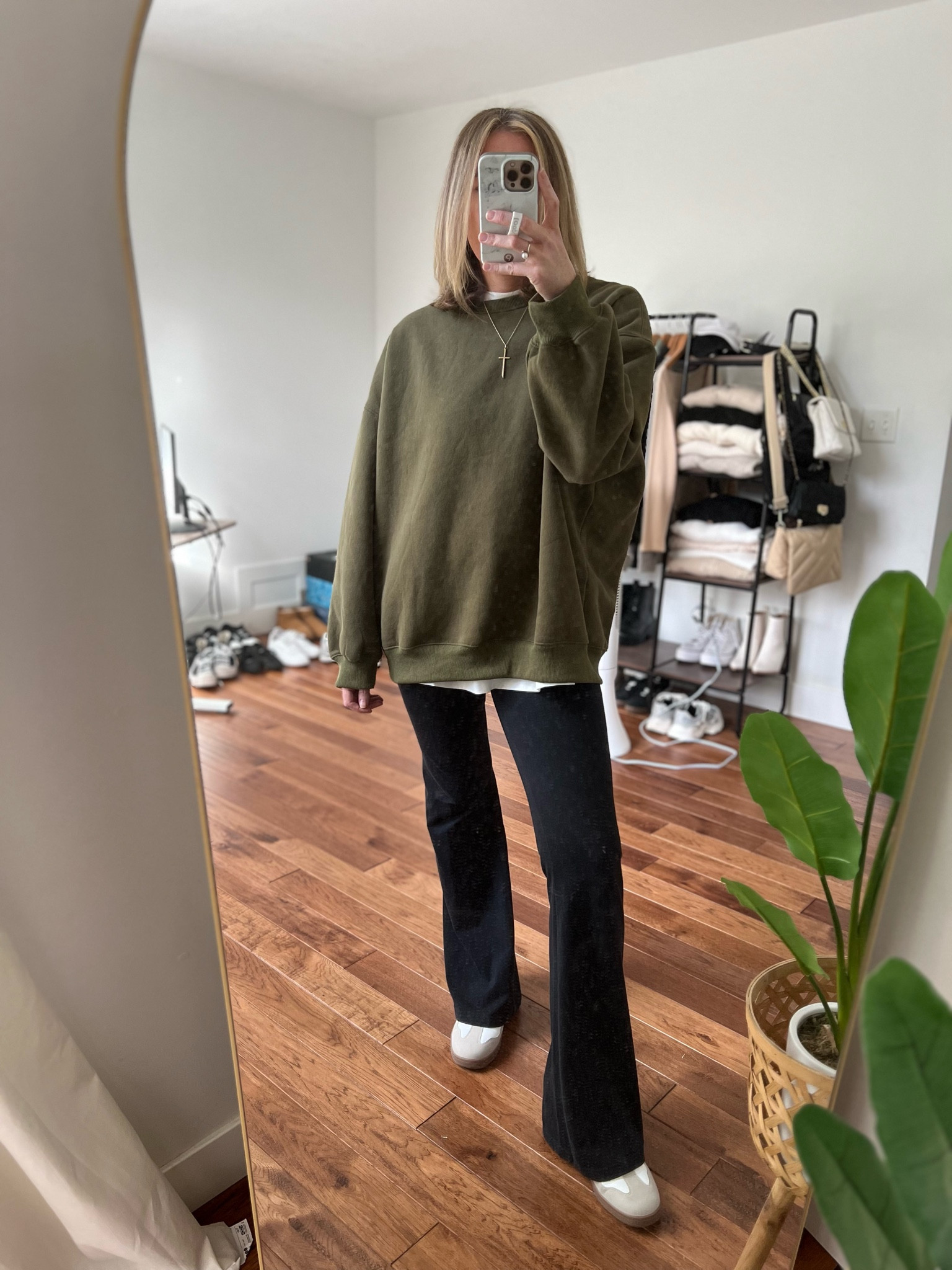 Spring outfit. Spring outfit idea. Oversized sweatshirt. Flare leggings. Yoga pants. Sneakers. Casual outfit idea. Casual outfit. Mom outfit.

#LTKfindsunder100 #LTKfindsunder50 #LTKSeasonal