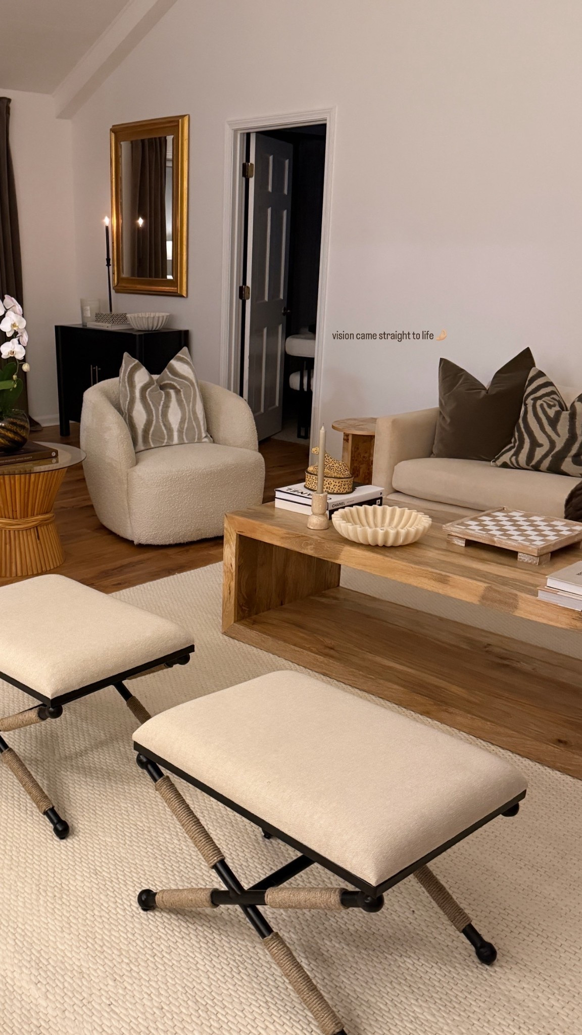 living room decor! 

#LTKHome #LTKStyleTip #LTKU