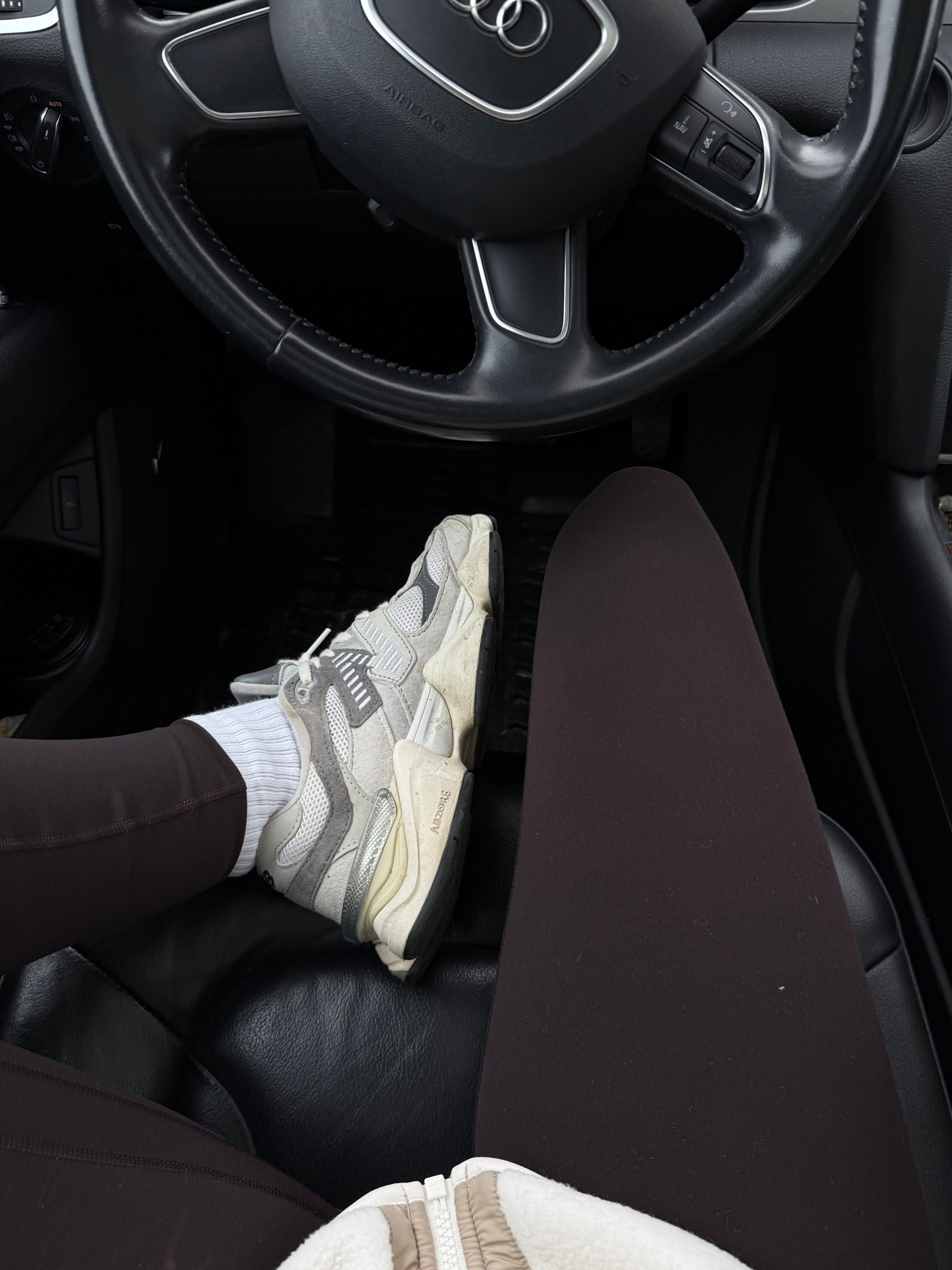 mocha brown lulu leggings | new balances 

#LTKootd #LTKHoliday #LTKGiftGuide