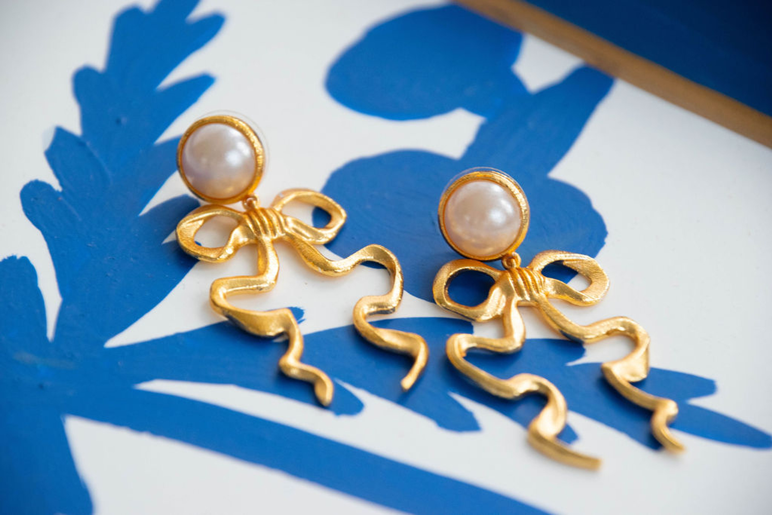 Annabelle - Metal Bow - Earring | Lisi Lerch Inc