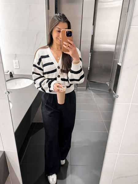 Monday ootd 🖤🤍 love stripes for spring but this one still keeps you warm for chillier days ✨ I’m a huge fan of these rib knit cardis and I had to add this to my wardrobe for work and weekend 💕



Spring outfit, work outfit, spring work look, spring petite looks, petite work outfit, petite work pants, petite trousers, office wear, office look, work look, ootd, chic mom outfit, Sloan pant, H&M sweater, 

#LTKSeasonal #LTKstyletip #LTKfindsunder50