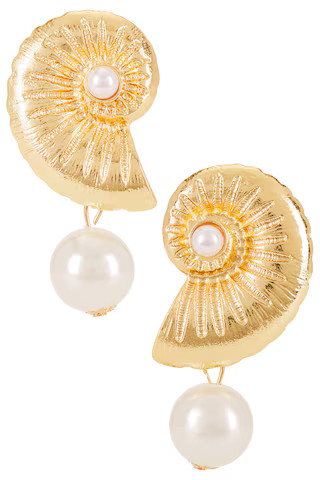 Shell Pearl Drop Earring in Gold | Revolve Clothing (Global)