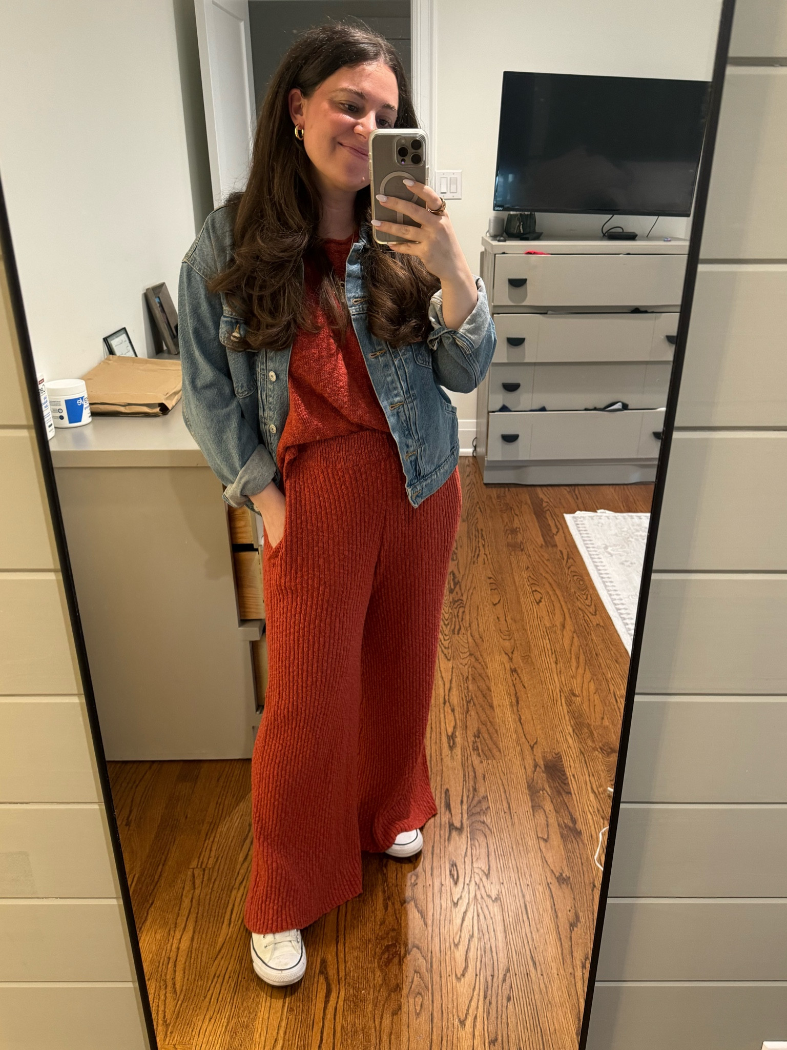 This cozy sweater set will be on repeat all summer!! Gonna be perfect post beach ☺️ I’m wearing M in the set and a L in the Jean jackett