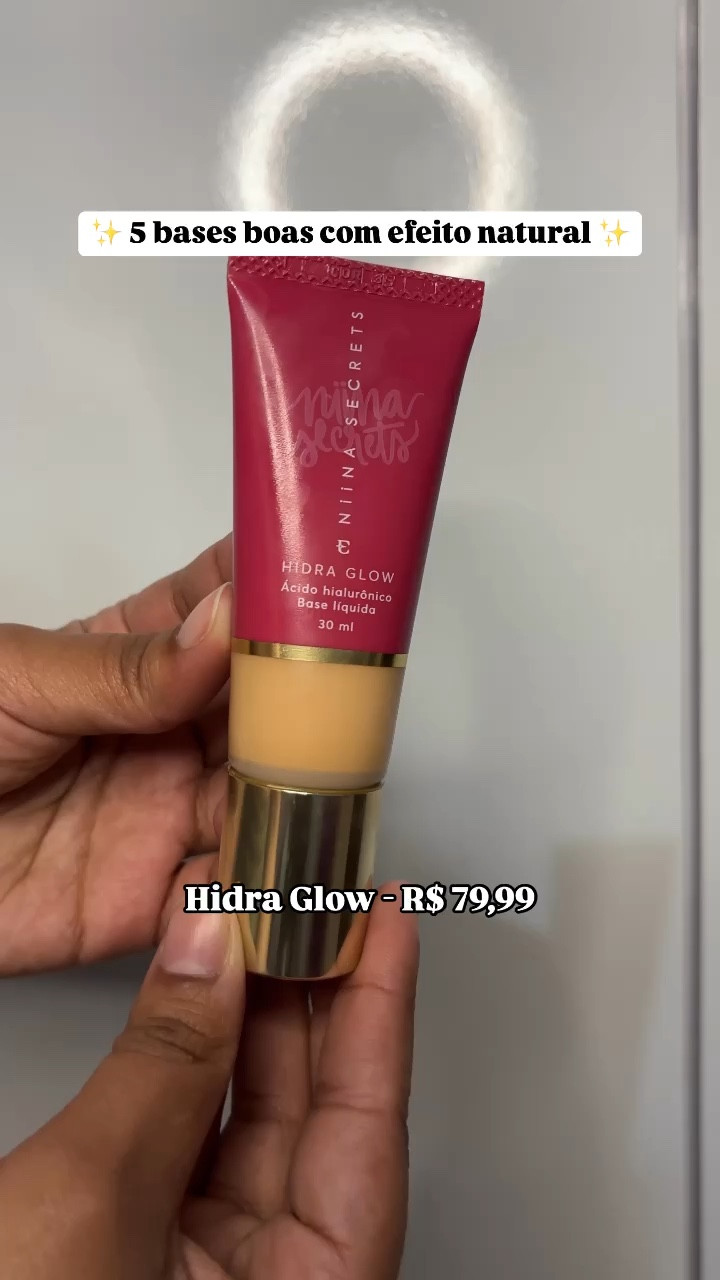 Foi aqui que pediram dicas de base?
Separei o meu top 5 bases com efeito natural, que são aquelas que tem uma cobertura boa, disfarçam olheiras e manchinhas, mas não dão um efeito pesado de rebocão na pele, sabe? Esse tipo de base encontramos com efeito semi matte ou glow. Confesso que esse é o meu tipo de base favorito, o famoso
"acordei assim"! ☺️💖

#LTKbeleza #LTKbrasil