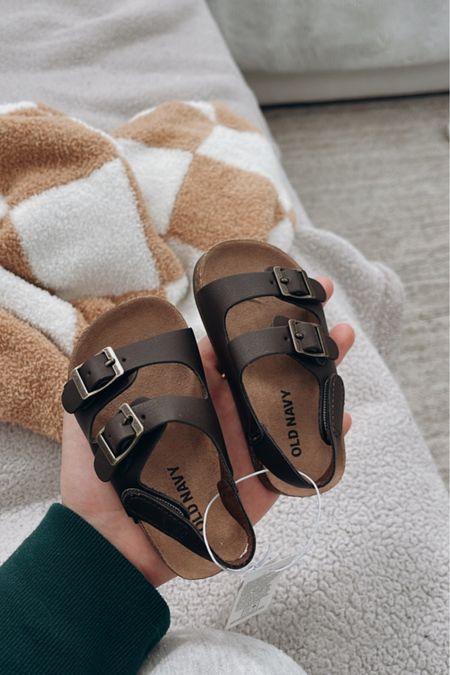 Faux leather double buckle baby sandals from Old Navy🤍

Baby sandals, baby fashion, baby summer outfit, baby summer shoes 

#LTKsalealert #LTKunder50 #LTKbaby