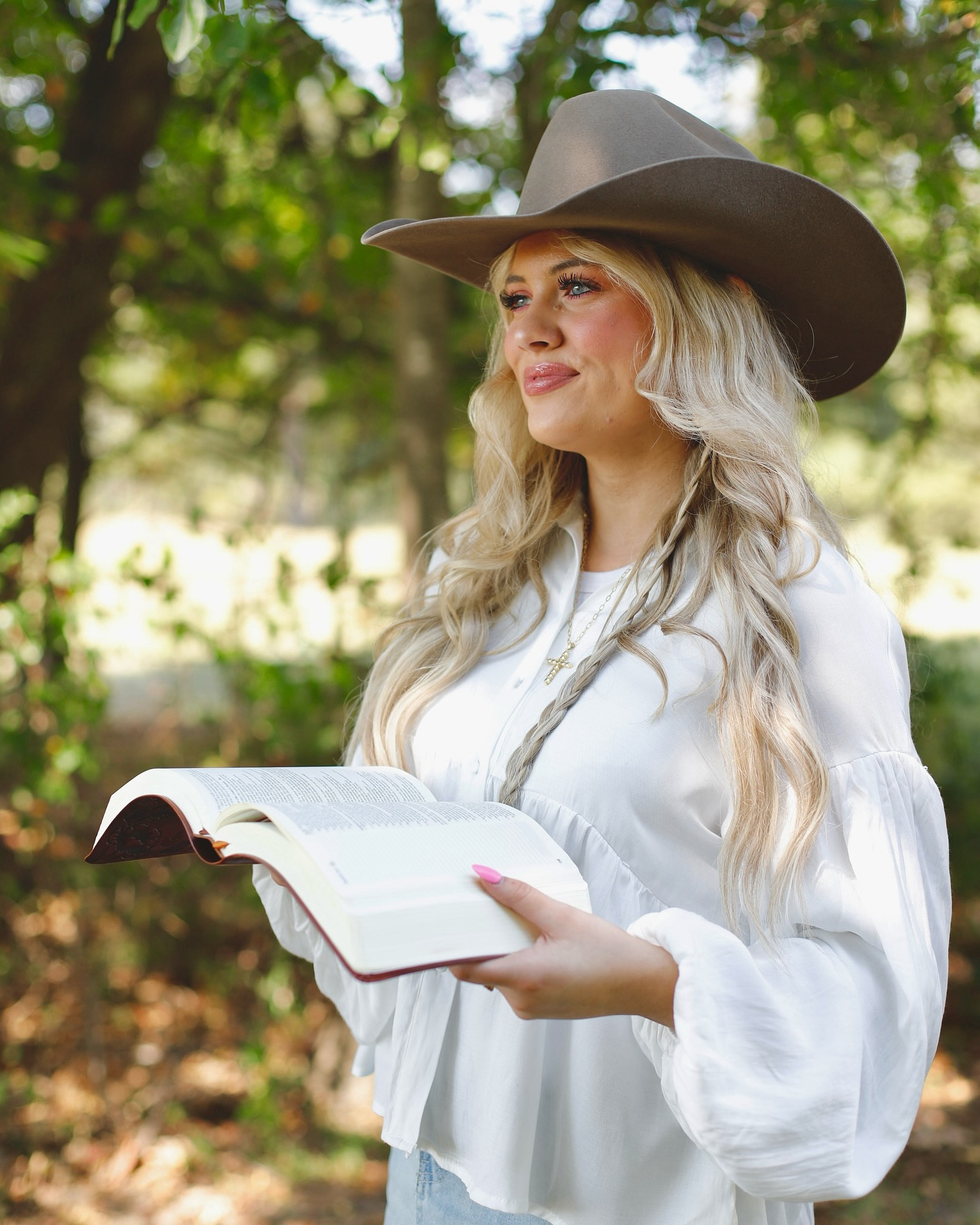 “and the peace of God, which transcends all understanding will guard your hearts and minds in Christ Jesus” - Philippians 4:7 🤍