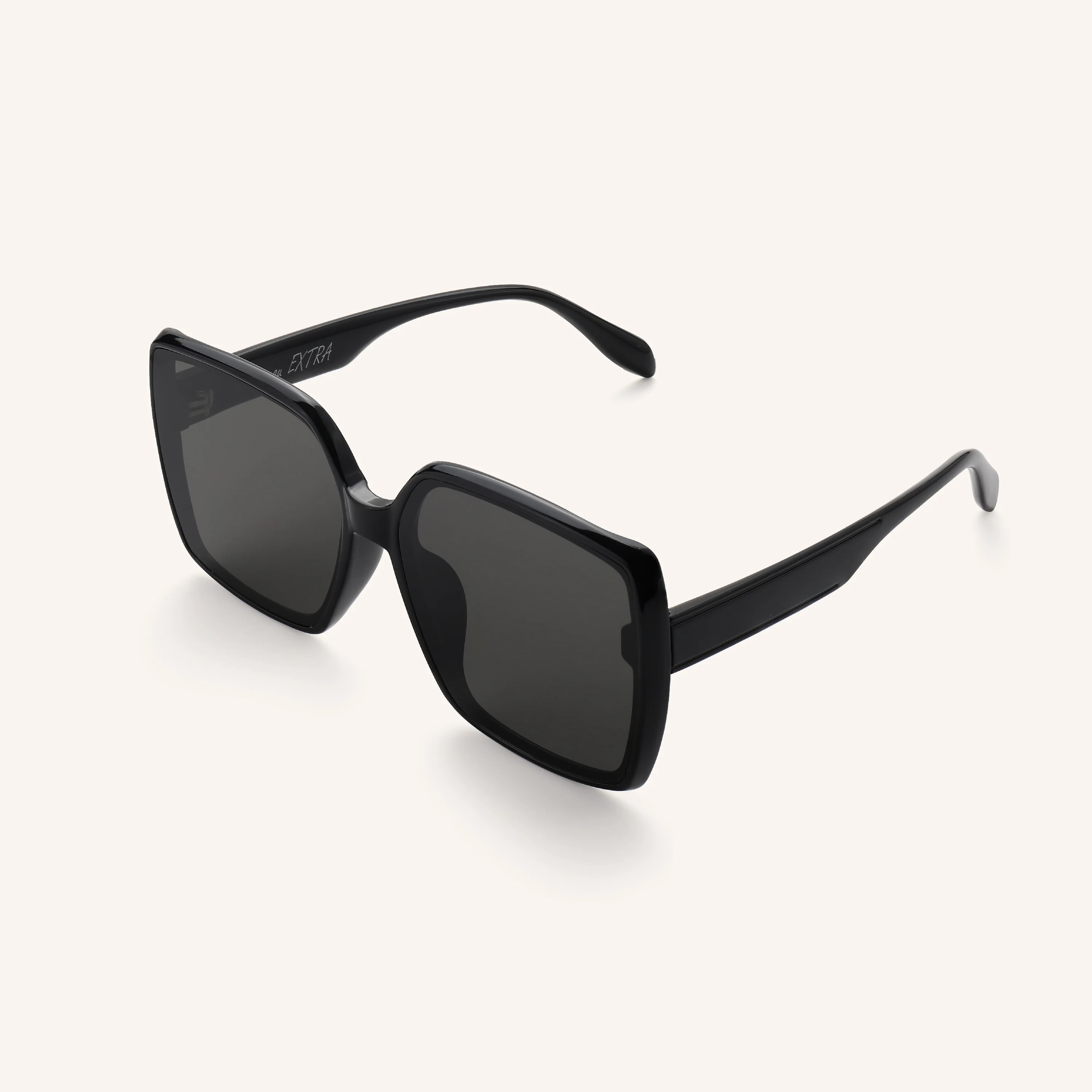 Bold Sungasses | Victoria Emerson