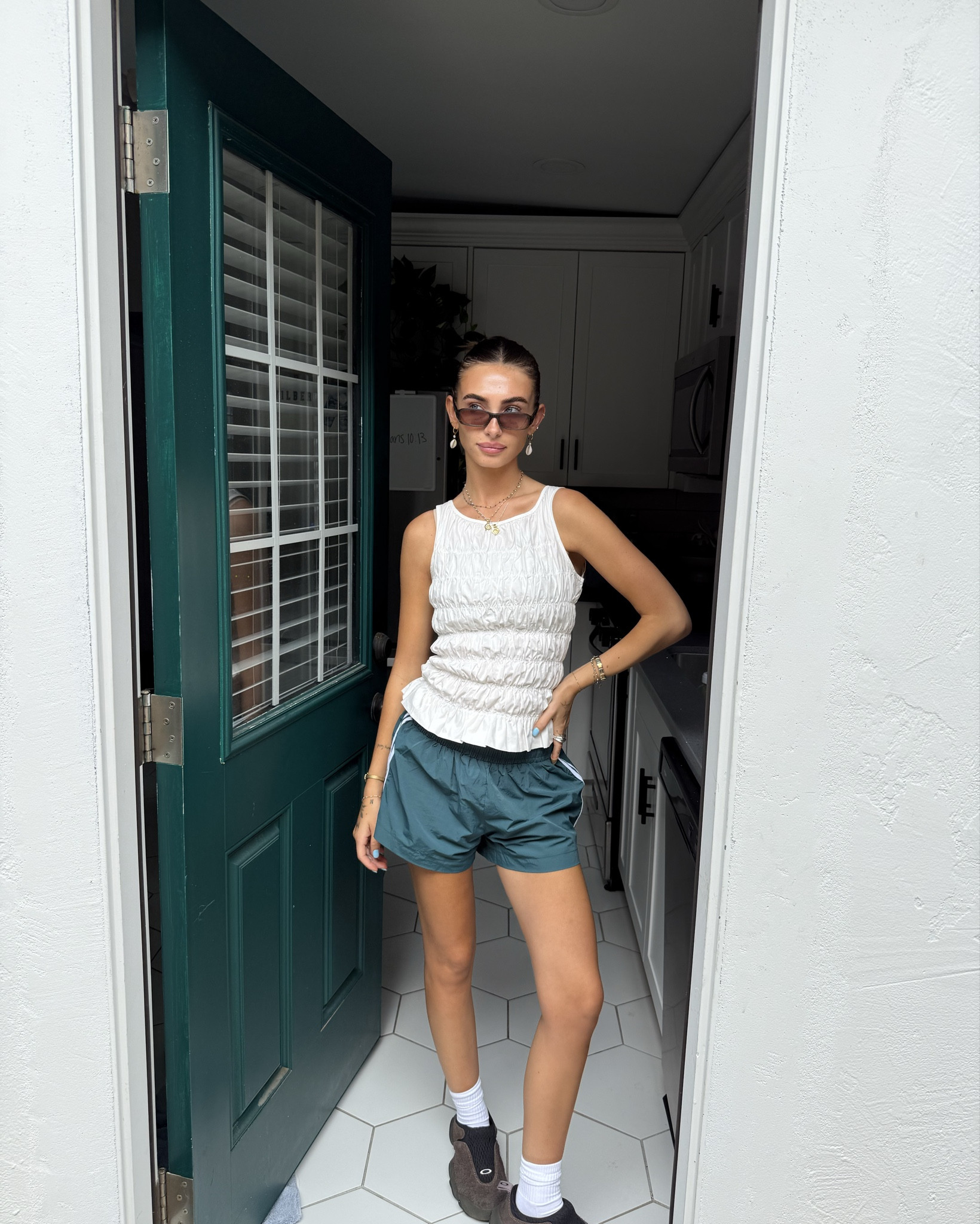 They don’t have the shirt in white anymore :(( but everything else is linked 🤍