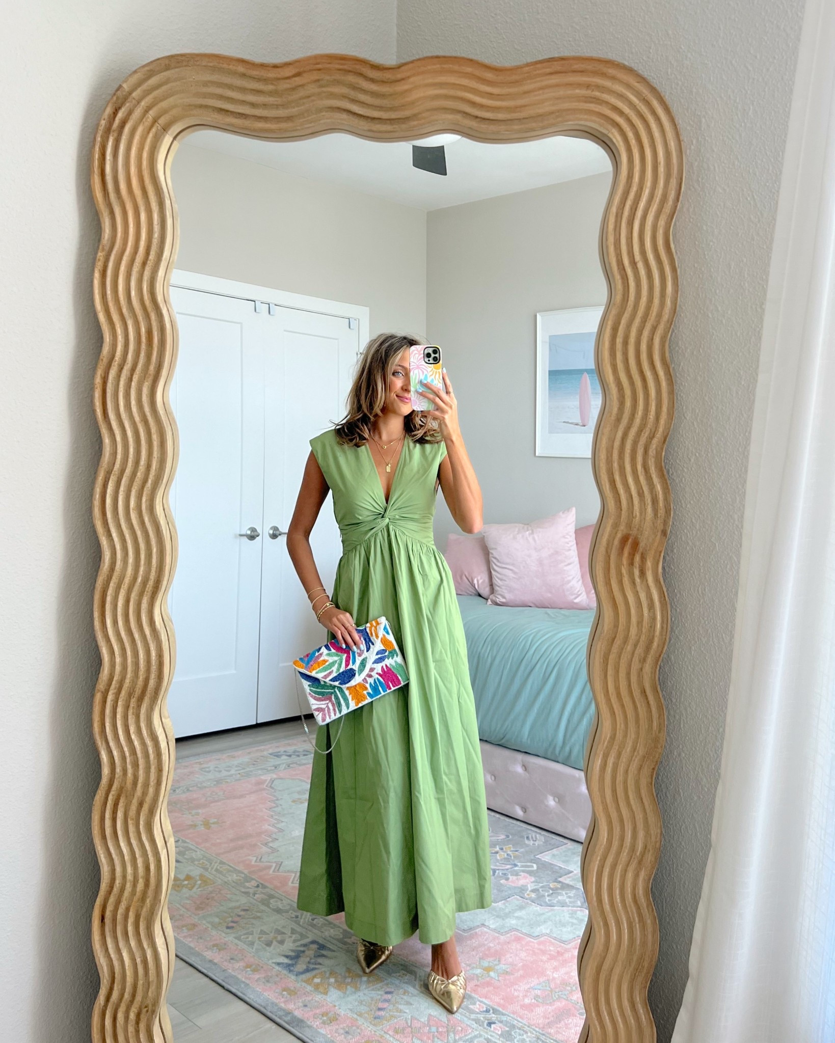 Abercrombie spring wedding guest dress 👗💗 on sale + use code AFLTK for an extra 25% off your purchase. wearing a size XS regular 