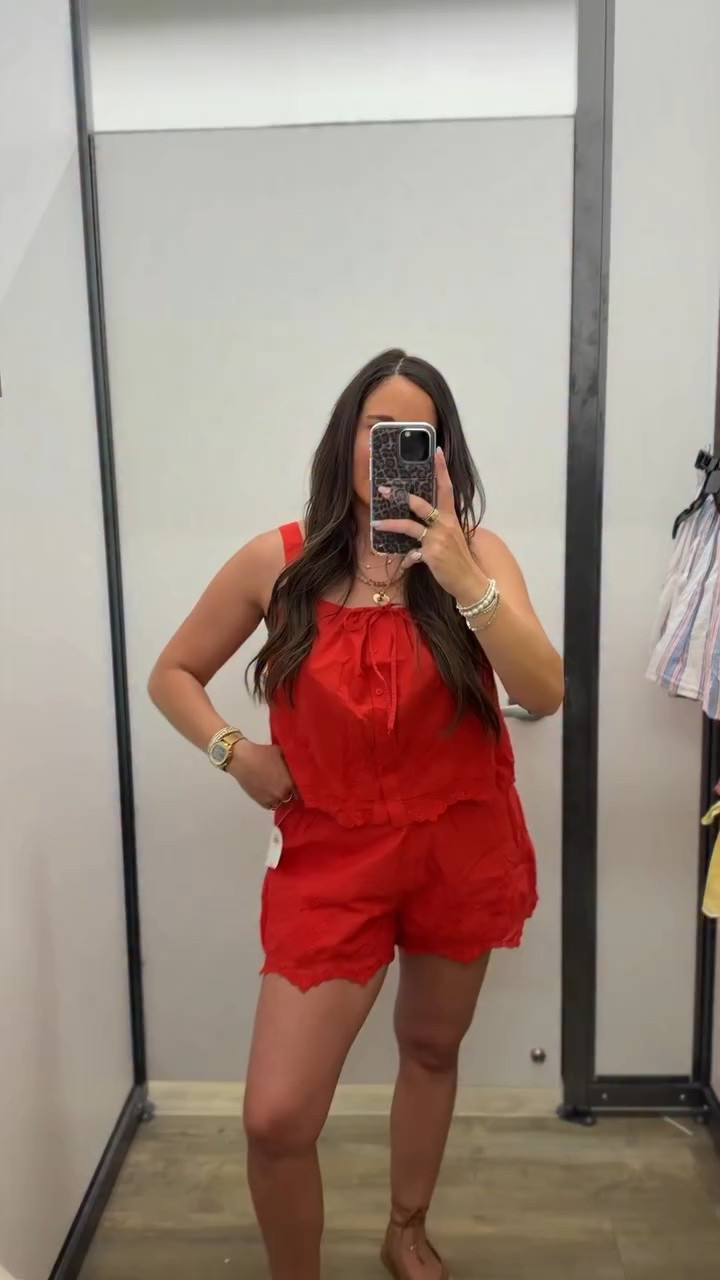 The new arrivals are soooo good! I had a hard time not walking out with more than i did! 

Reply NEW for all ⛓️‍💥s

#momlife #sahm #budgetfashion #homedecor #modernfarmhouse old navy woman’s style ncmom lifestyle creator affordable style