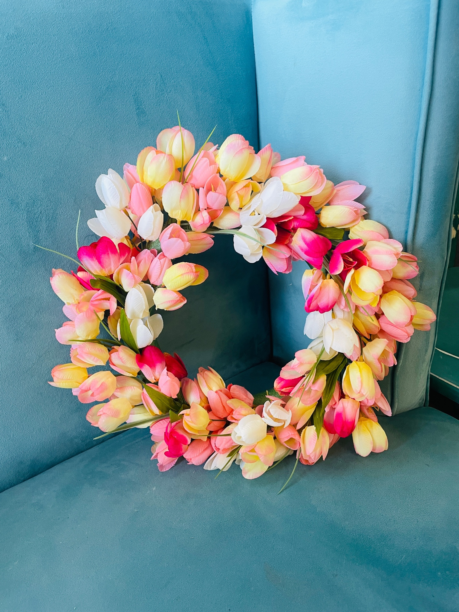 Easy DIY spring wreath! All the details on the blog: positivelyluxe.com

💐💐💐💐💐💐💐

#LTKbeauty #LTKhome #LTKunder50
