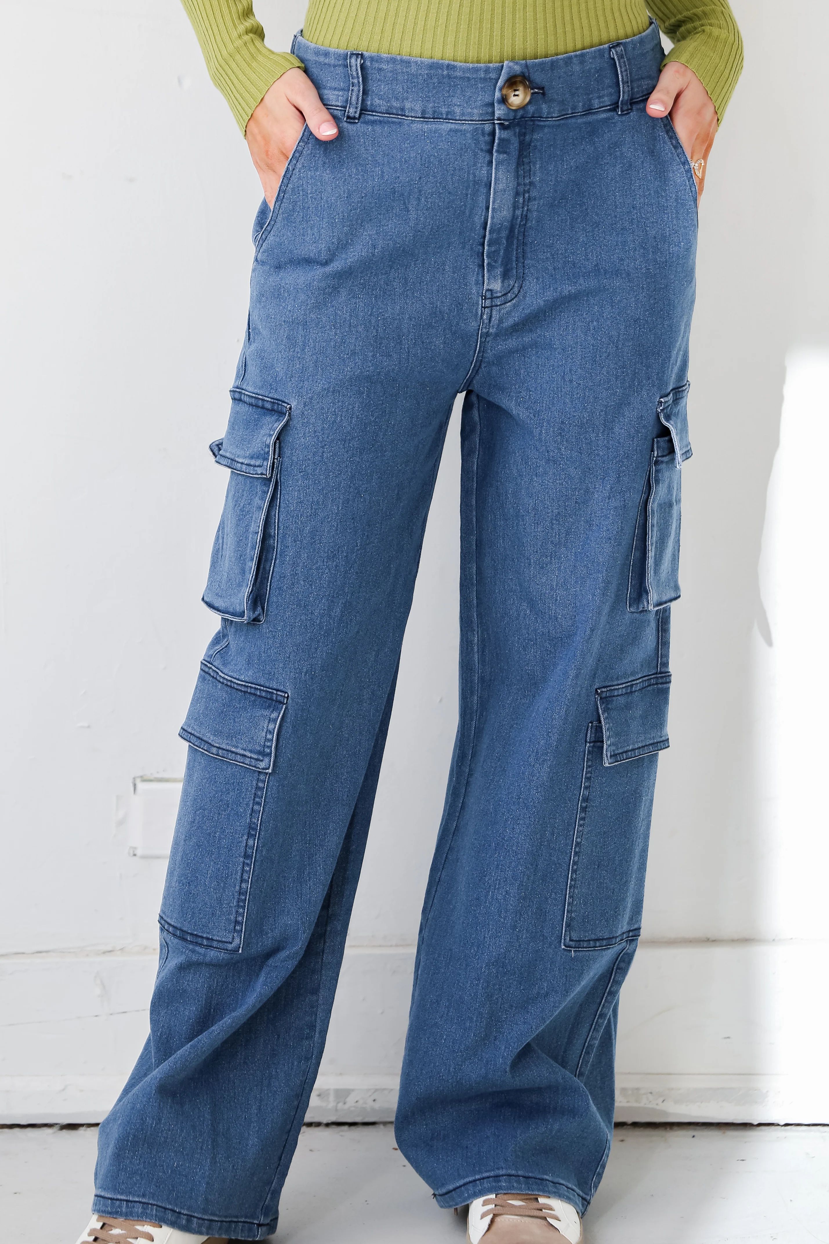 FINAL SALE - Cool Influence Medium Wash Cargo Jeans | Dress Up