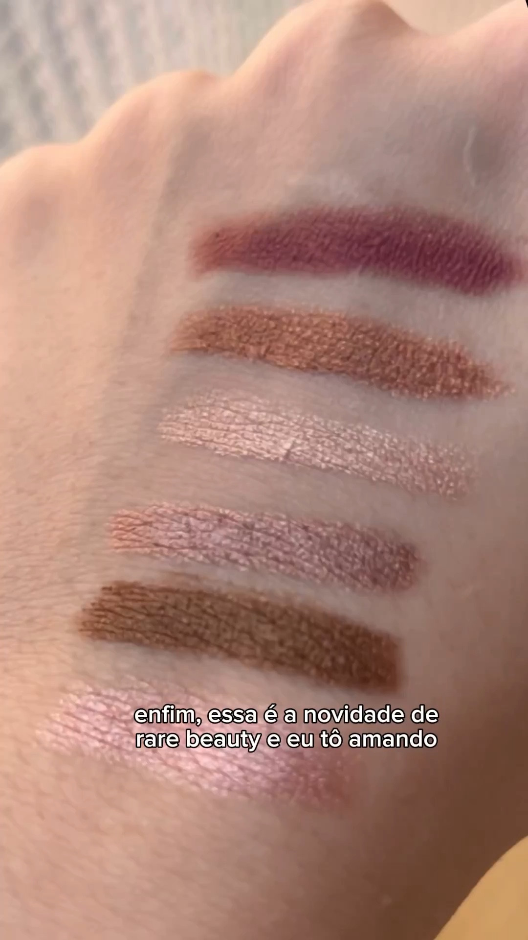 Eu tô amaaaando a nova sombra em bastão da Rare Beauty ✨ suuuuper fácil de usar e em cores maravilhosas! já tá disponível na Sephora

#LTKbrasil #LTKbeauty