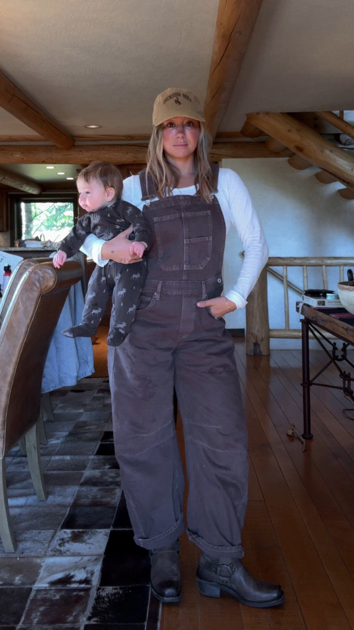 Best brown overalls for fall!! In size small. Hat is from a local store in Jackson hole but I linked a polo one I have that is basically the same color, so cute.

Fall outfit, fall ootd