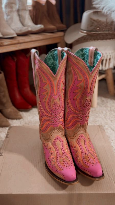 How fun are these Corral boots from Shoebacca?! They are going to be so perfect for spring + summer! Use code DELIGHT10 at checkout to save $$ 

#LTKshoecrush