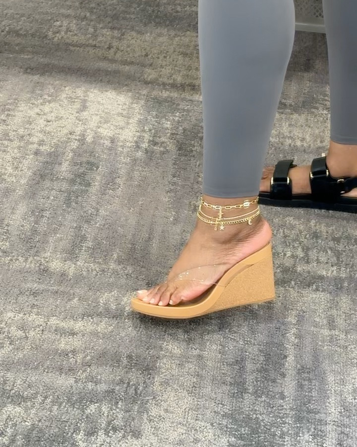 Clear sandals are in! These wedge sandals are the cutest for the summer🤍