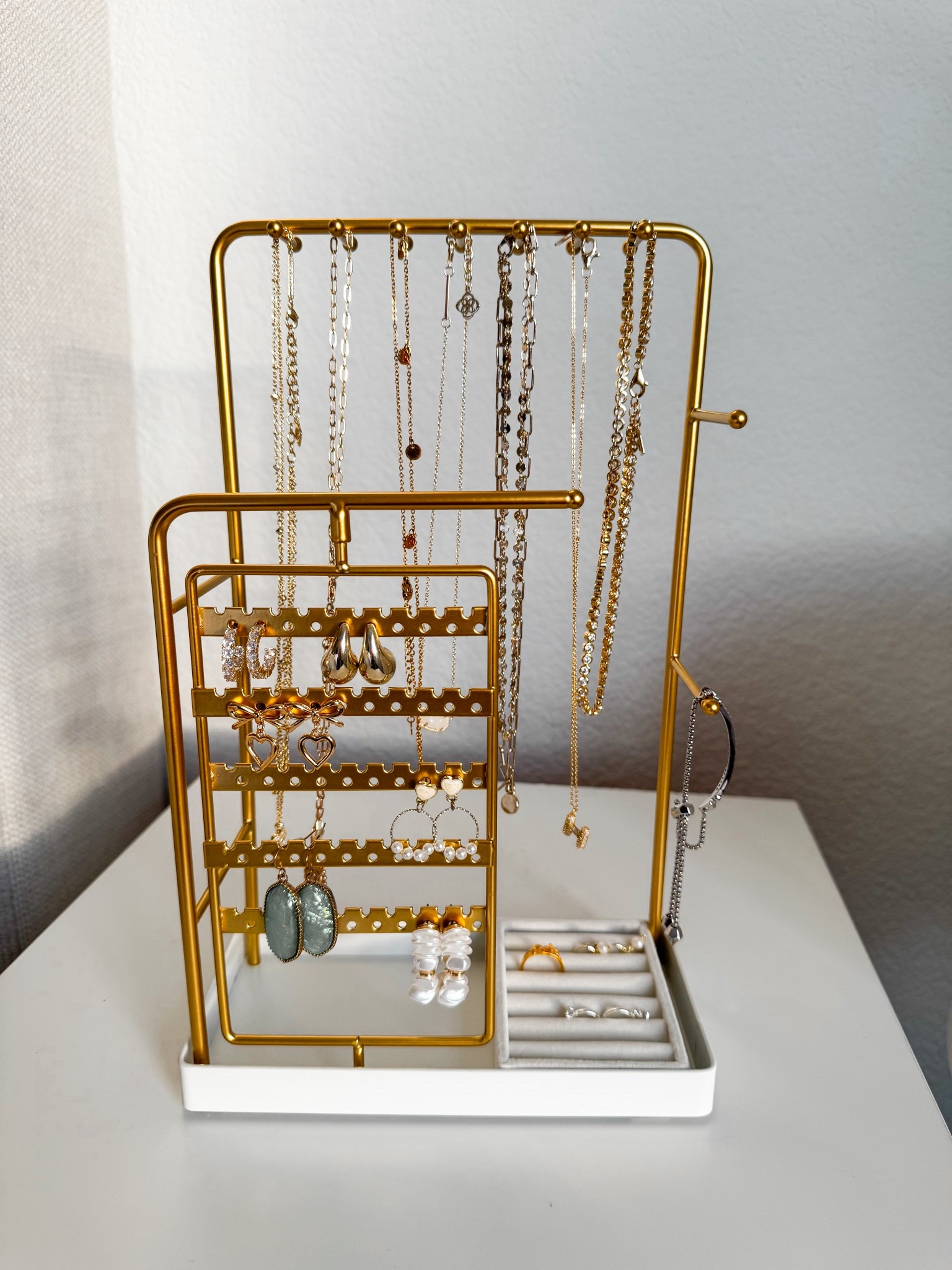 Jewelry stand, Amazon jewelry stand, Amazon home finds, jewelry organization, Amazon jewelry organization 



#LTKootd #LTKSeasonal #LTKHome