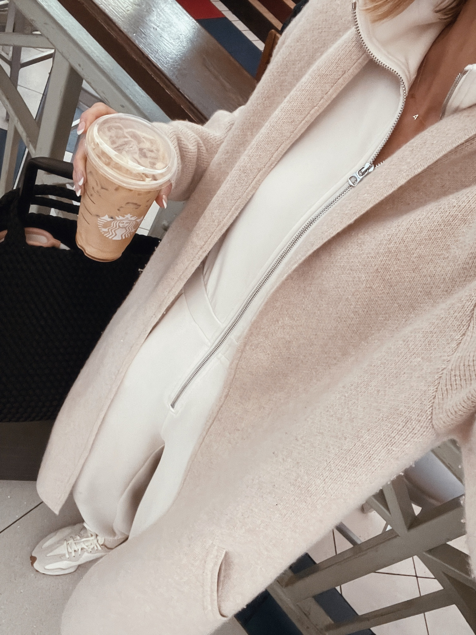 Comfy and cute airport outfit l. I'm wearing size xs in my jumpsuit. 