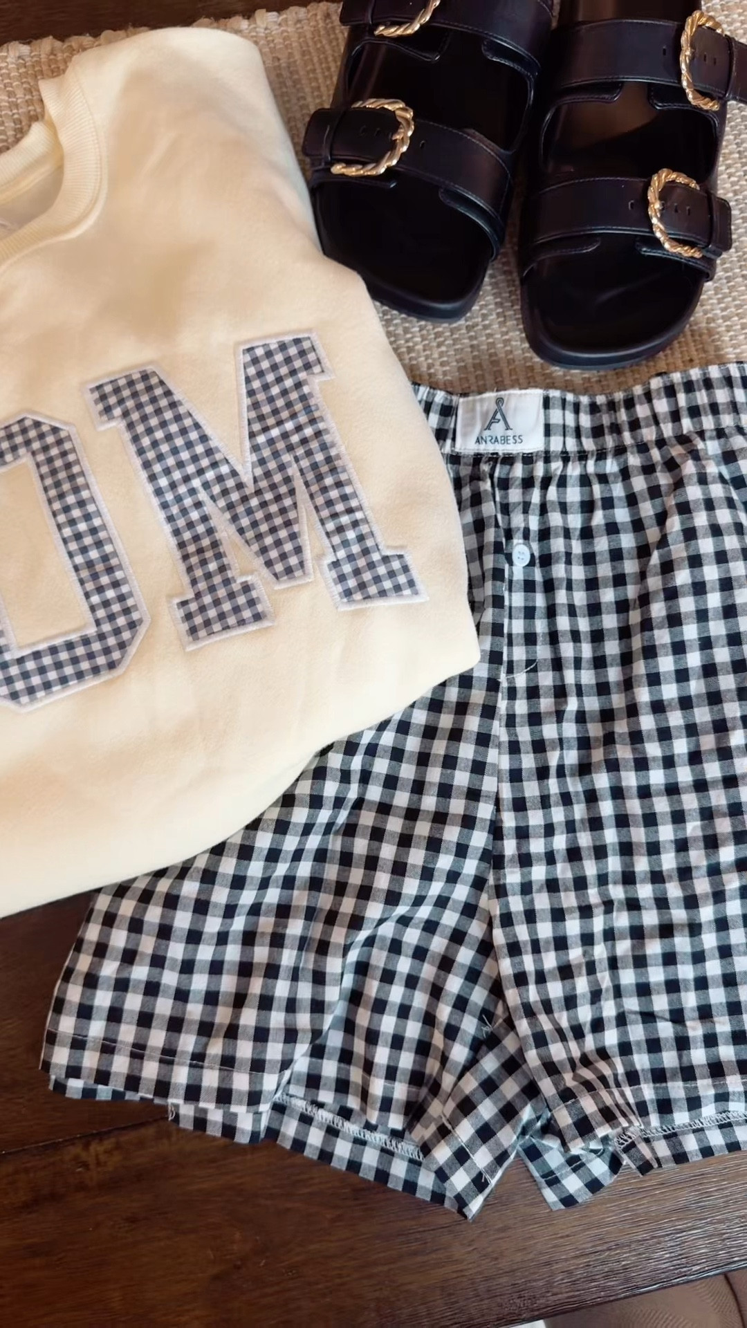 Realistic mom outfit inspo! 

#LTKootd #LTKSaleAlert