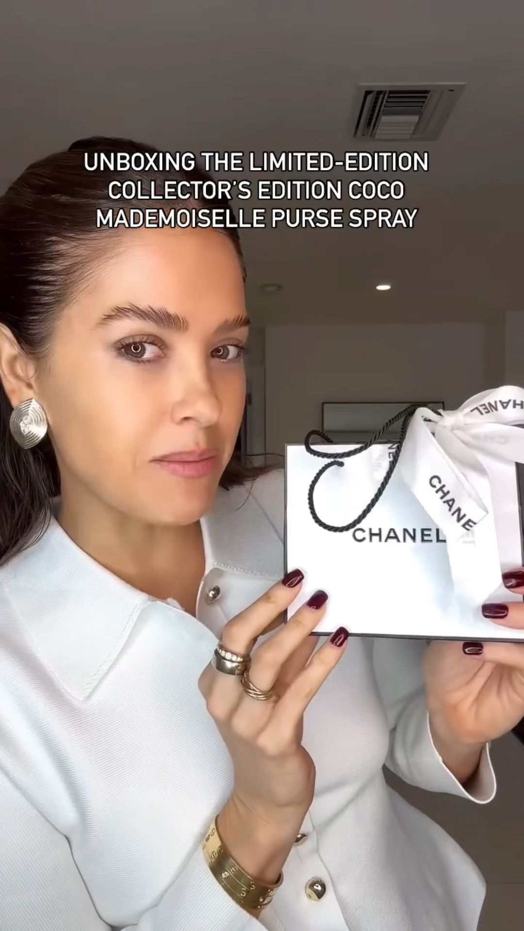 Unboxing the limited-edition collector’s edition Coco Mademoiselle Purse Spray! Cute to wear on your wrist but also as a bag charm! @welovecoco #welovecoco #giftfromCHANEL

#LTKWatchNow #LTKBeauty #LTKStyleTip