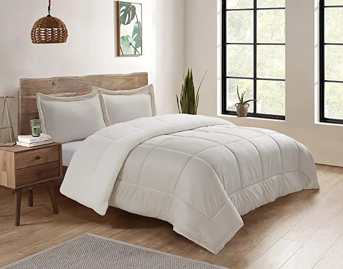 Cathay Home King Comforter Set: Ultra Soft and Plush Reversible Micromink and Sherpa 3-Piece Bedd... | Amazon (US)