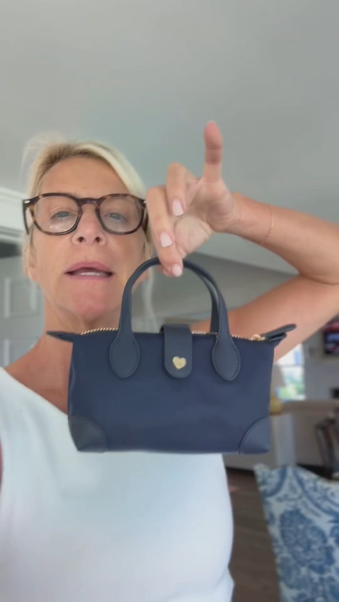 Such a cute little bag — classic, timeless, and perfect for everyday. This would make a really great gift for her.

#ltkfinds #ltkstyle #giftideasforher #classicstyle #everydaybag #holidaygift #ltkgiftguide



#LTKGiftGuide