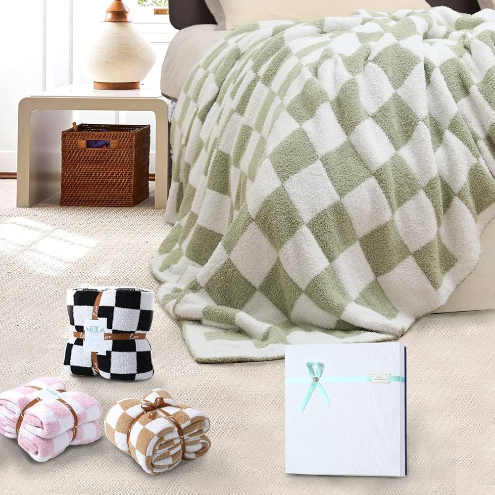 GCQC Checkered Throw Blanket, Knitted Checkerboard Grid Warmer Fluffy Shaggy Soft Cozy Fuzzy Bed ... | Amazon (US)