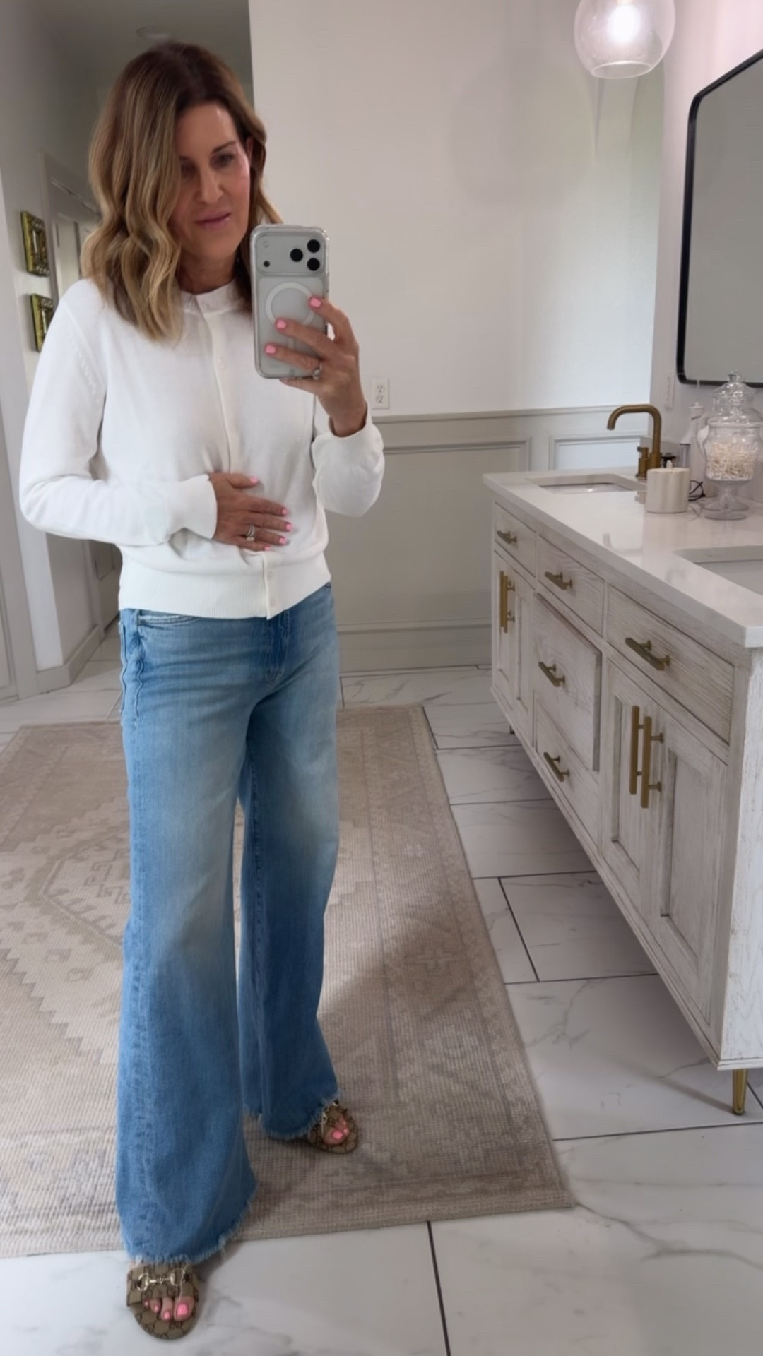 Ootd
Small cardigan
Size 27 jeans

#LTKmomlife #LTKootd