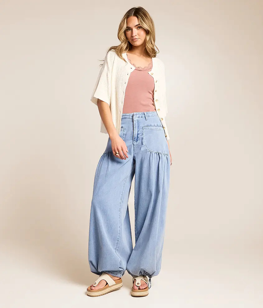 High Rise Wide Leg Cinch Stretch Pant | Buckle