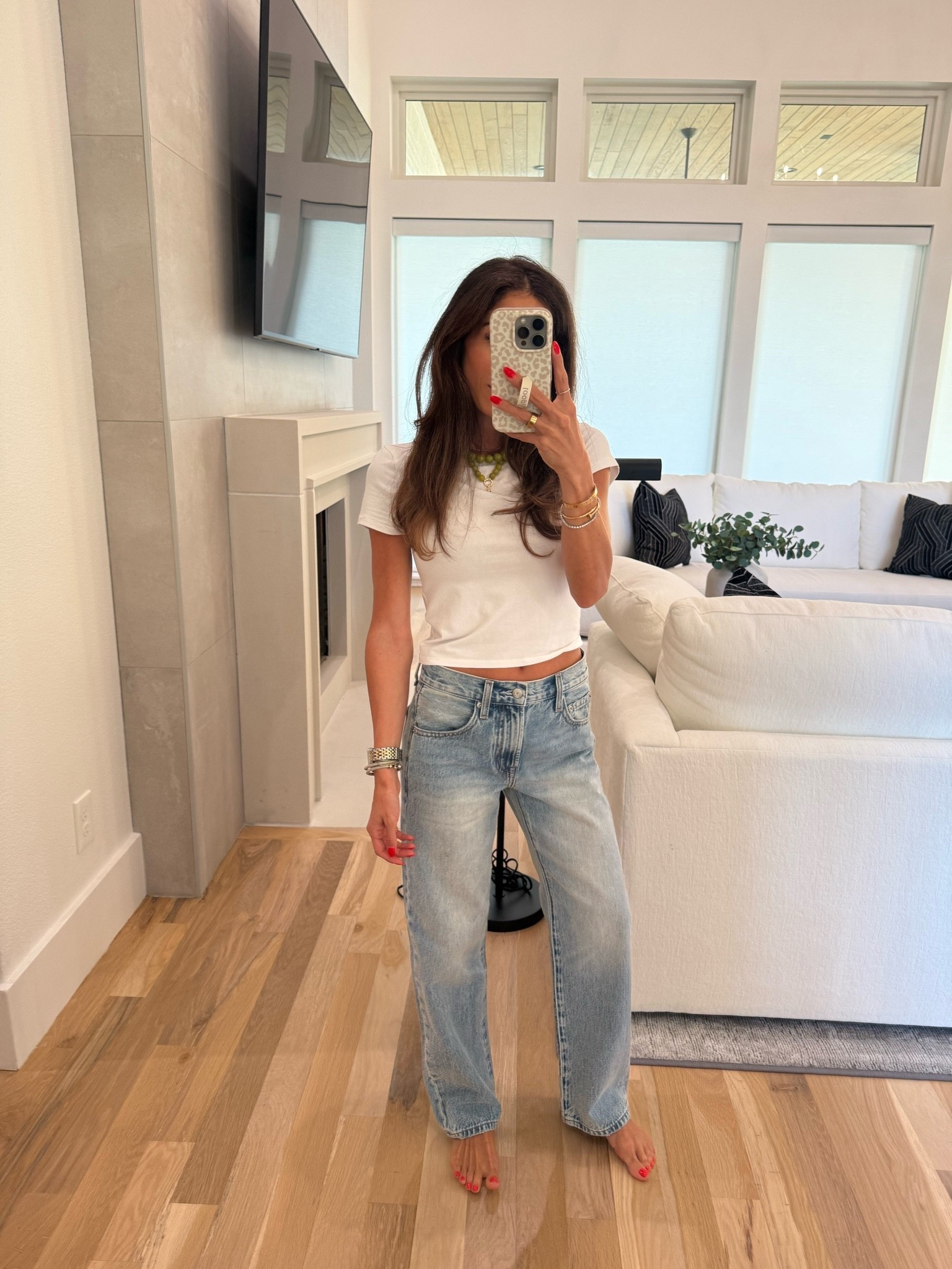 White tee xxs or xs trending
Necklaces petite jeans size 23