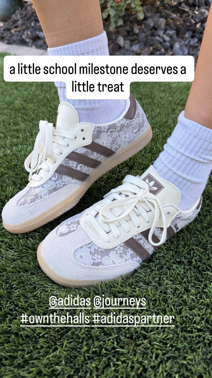 The best little treat: new shoes 🤩🤎

The cutest fall shoes from Journeys!

#LTKootd #LTKSaleAlert #LTKSeasonal