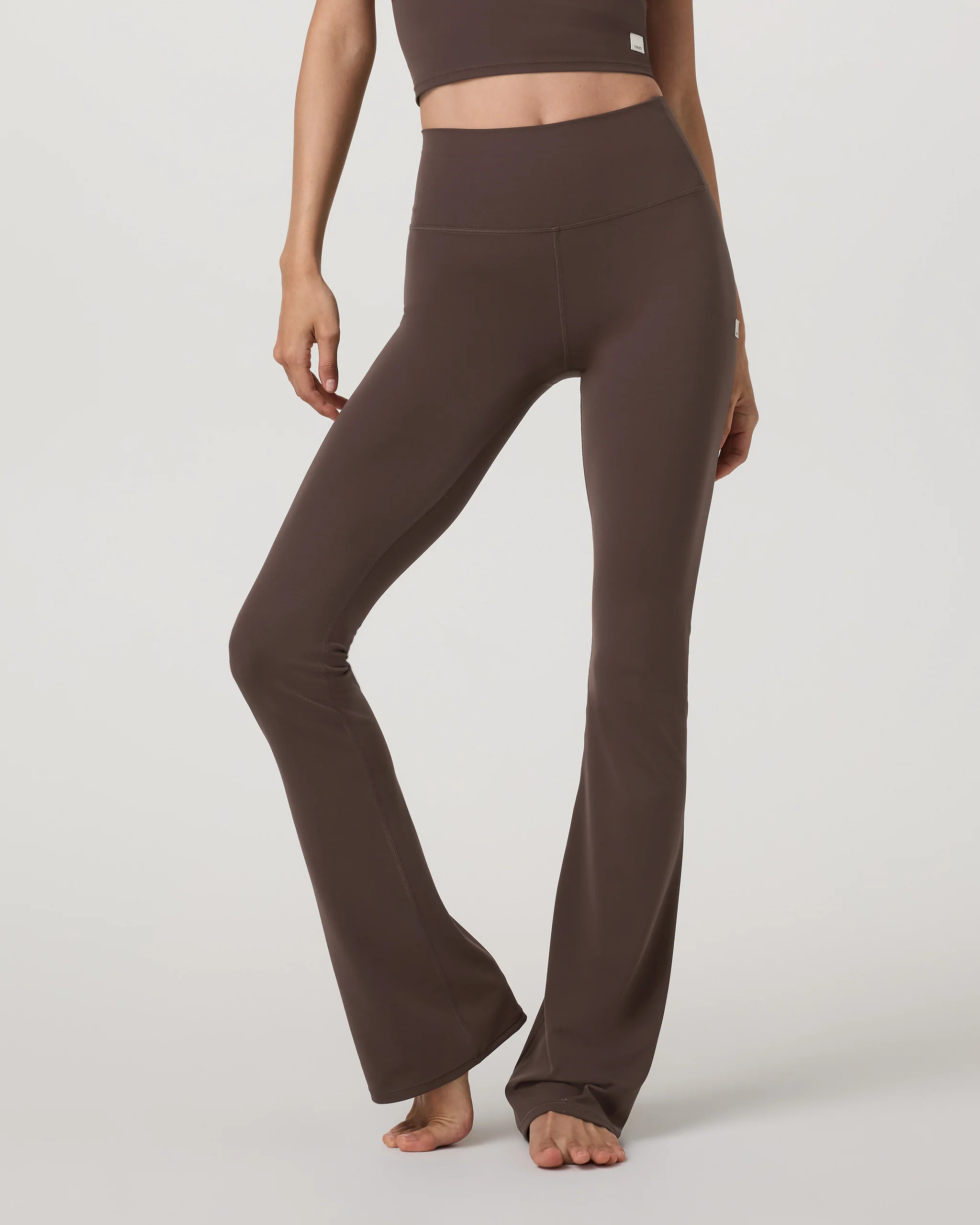Vuori AllTheFeels™ Slim Flare | Women's Java Leggings | Vuori | Vuori Clothing (US & Canada)