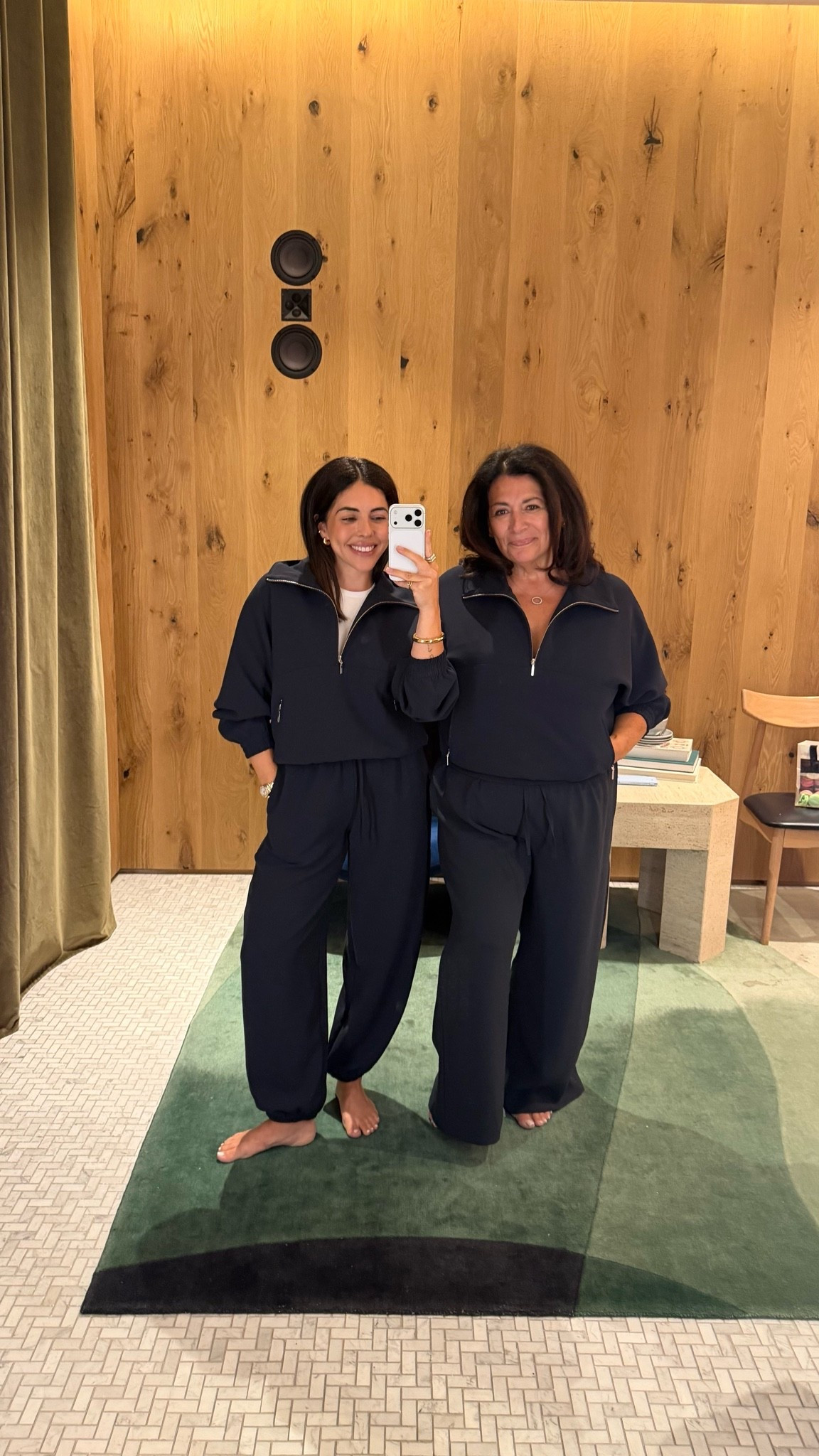 Vanessa:
XS in both top and bottoms

Gina:
XL in both top and bottoms

#LTKfall #LTKworkwear #LTKtravel