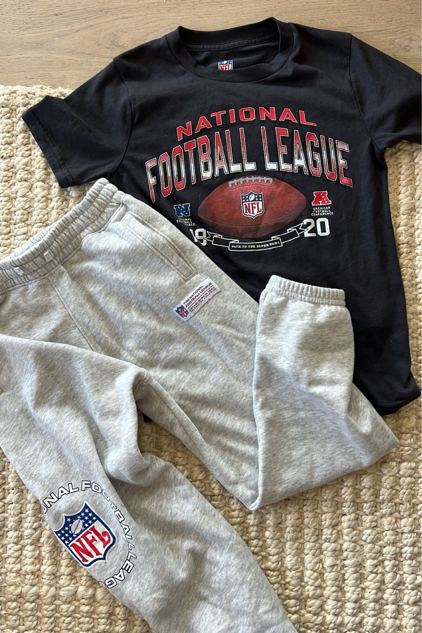Kids nfl sweatshirt and joggers
Shirts and sweatshirts run a bit small- size up if between 


Teen boy, gifts for teen boy, sports wear, nfl graphic

#LTKKids #LTKGiftGuide #LTKStyleTip