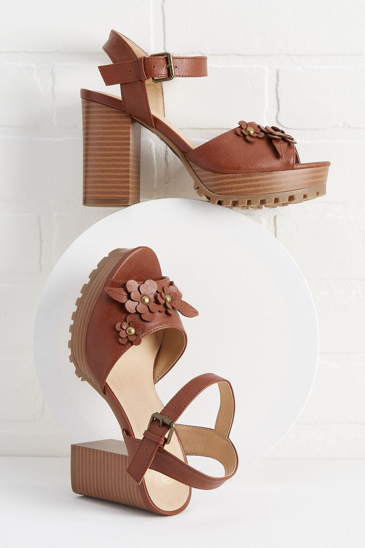 summer friday heels | Versona