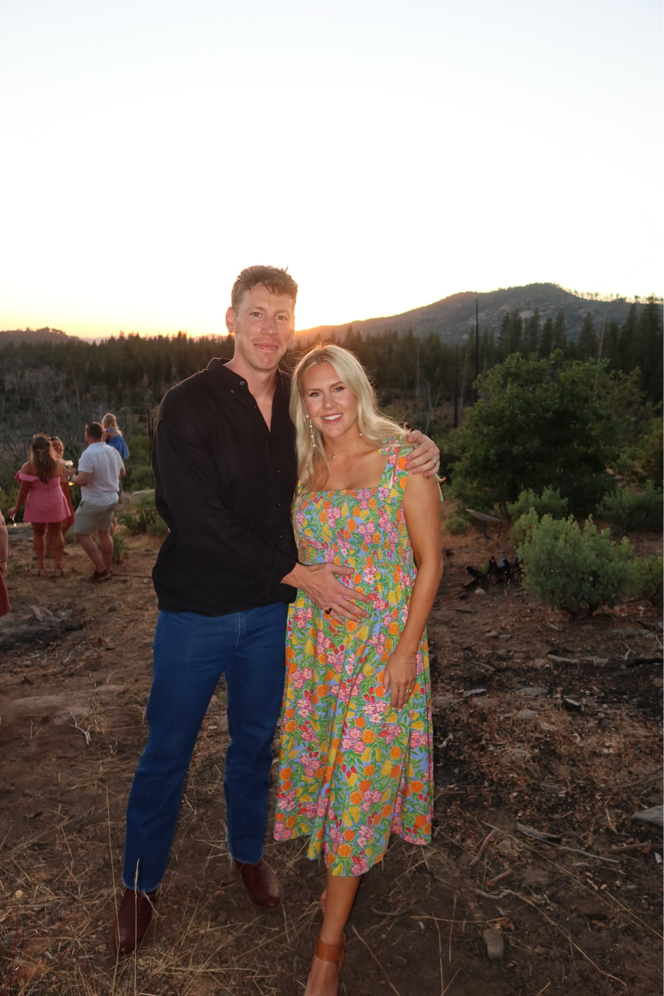 Floral wedding guest dress maternity or non maternity



#LTKBump #LTKSeasonal #LTKWedding