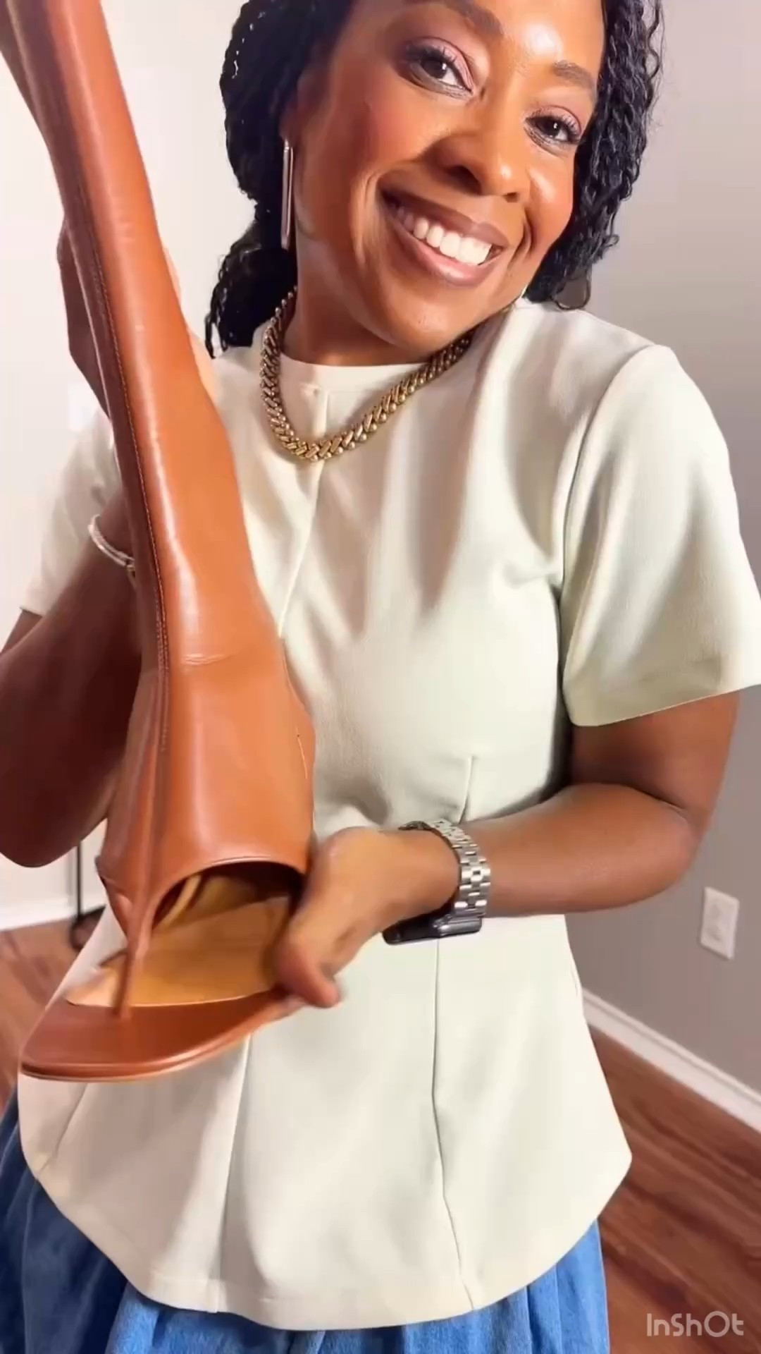 We love statement pieces. #statementboots #shoecrush #outfitinspo


#LTKSeasonal #LTKgrwm #LTKCyberWeek