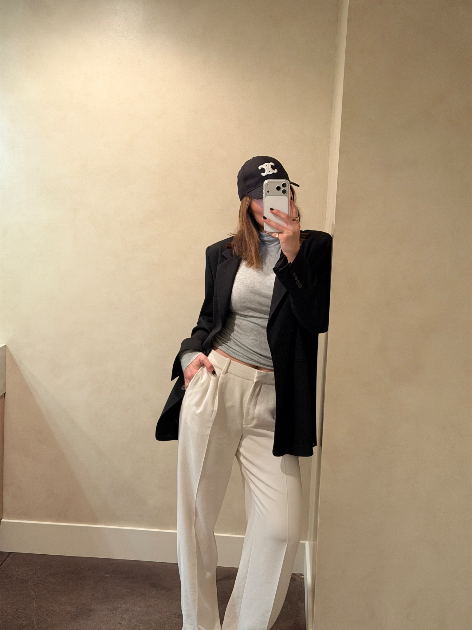 I love white pants - these are so good! 

#LTKHoliday #LTKootd #LTKgrwm