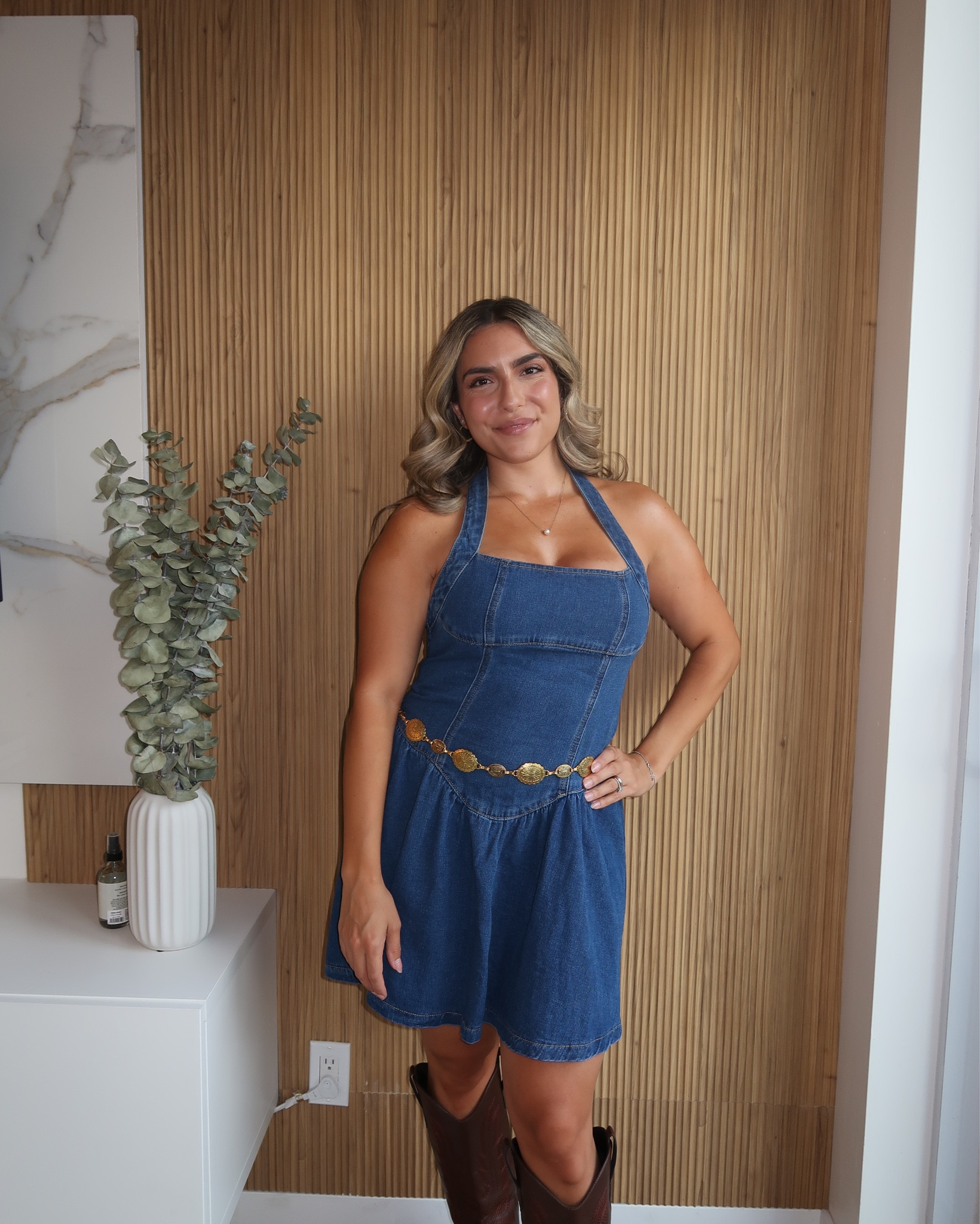 🎶 Headed to see Morgan Wallen and you know I had to go full country concert outfit vibes 🤠✨
Wore my go-to combo: a classic denim dress + cowboy boots = effortless cowgirl aesthetic that never misses.

If you’re searching for country concert outfit ideas or planning your next stadium show / festival, this look is comfy, cute, and right on-trend for 2025 💙👢

Shop my full outfit + similar pieces on LTK!

#LTKdresses #LTKstyletip #LTKcanada