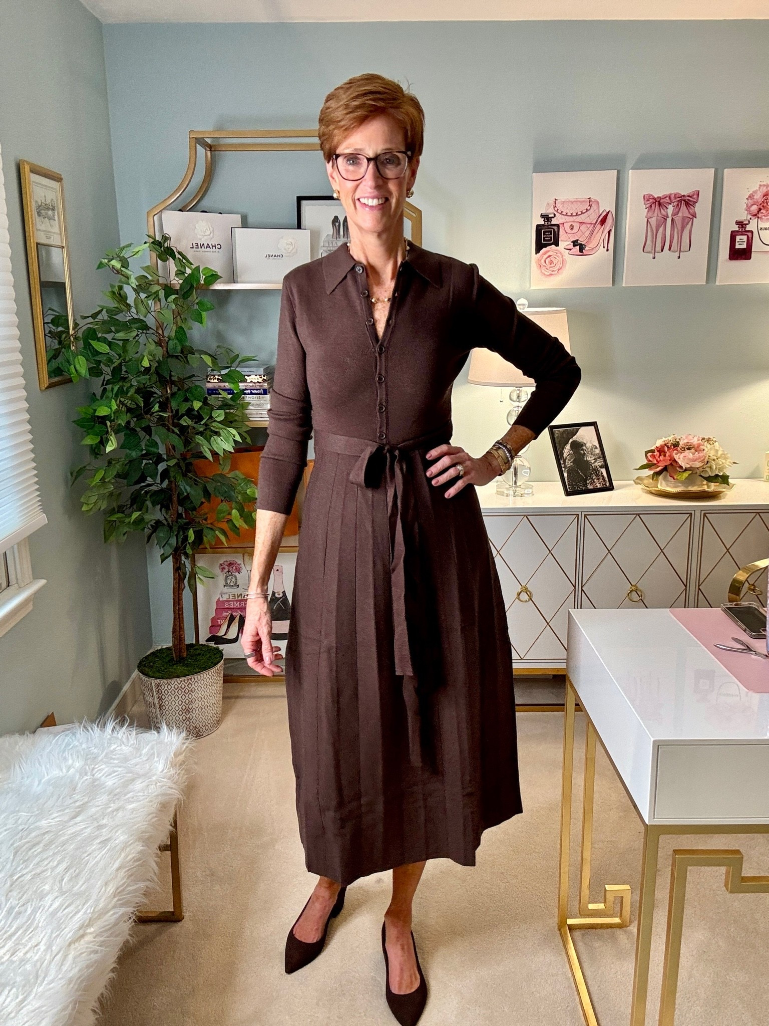 Fall style doesn’t have to mean buying an entirely new wardrobe. Sometimes it’s one great layer, a richer color, dark denim, a classic knit or a pair of boots that makes the pieces already in your closet suddenly feel right for the season.

I pulled together six fall outfit ideas ranging from polished denim and wide-leg jeans to trousers, classic sweaters and easy fall dresses. And there are several formulas here I’ll be repeating — especially that denim + burgundy + cream combination.

Swipe through all 6 and tell me: which outfit would you actually wear — 1, 2, 3, 4, 5 or 6?

Save this as fall outfit inspiration for later, and send it to a friend whose style is similar to yours.

#FallOutfitIdeas #StyleOver40

#LTKootd #LTKOver40 #LTKTall