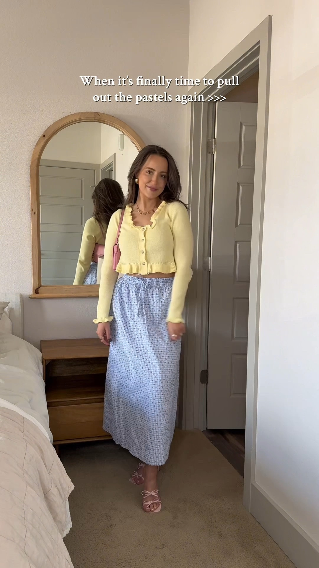 Dare I say, it’s starting to feel like spring🌷

#springoutfit #spring #outfit #yellowcardigan #summerdress #grwm #springoutfitideas #pasteloutfit #easteroutfits