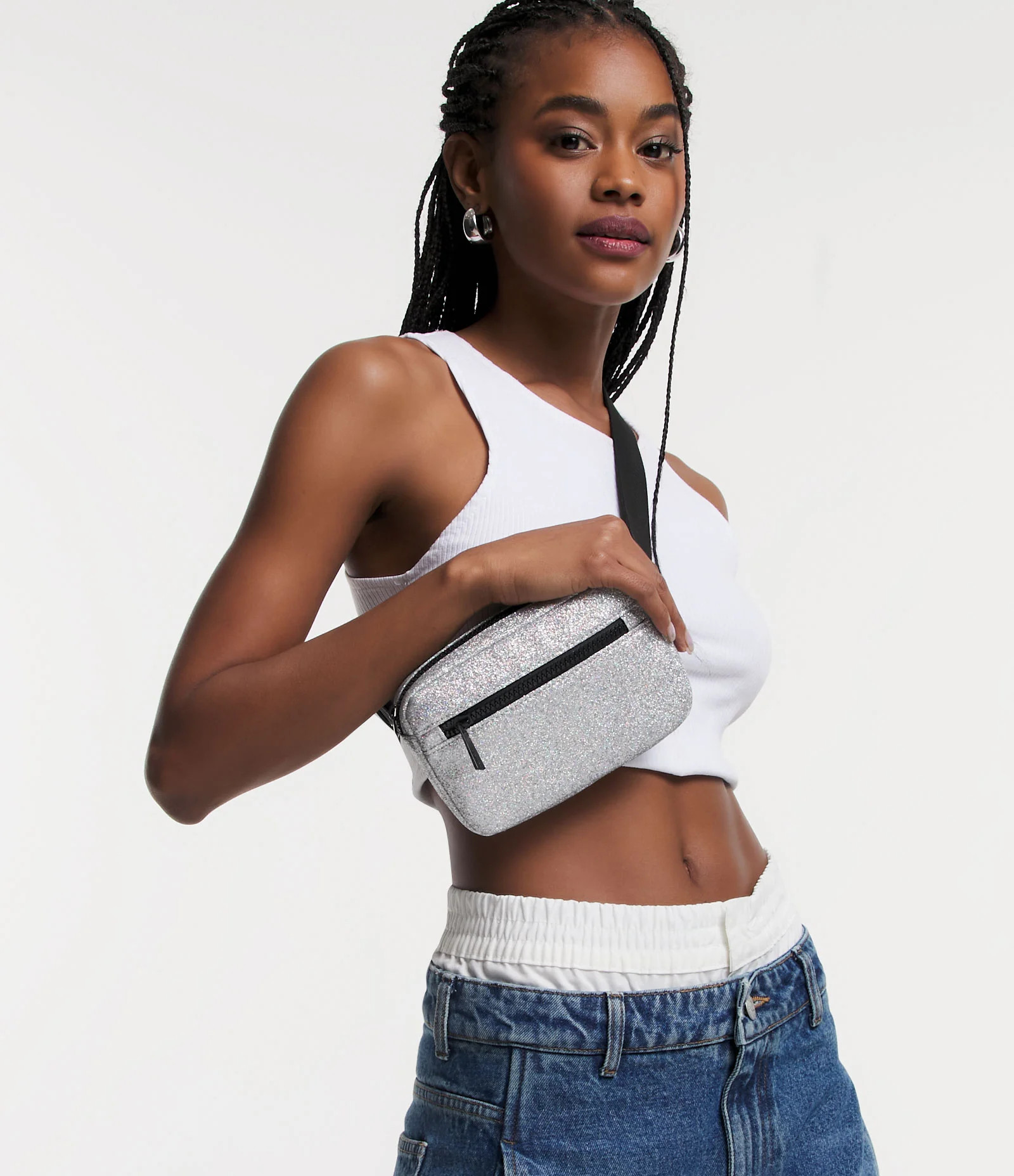 Pochete em PU com Glitter Prata - Lojas Renner | Renner (BR)