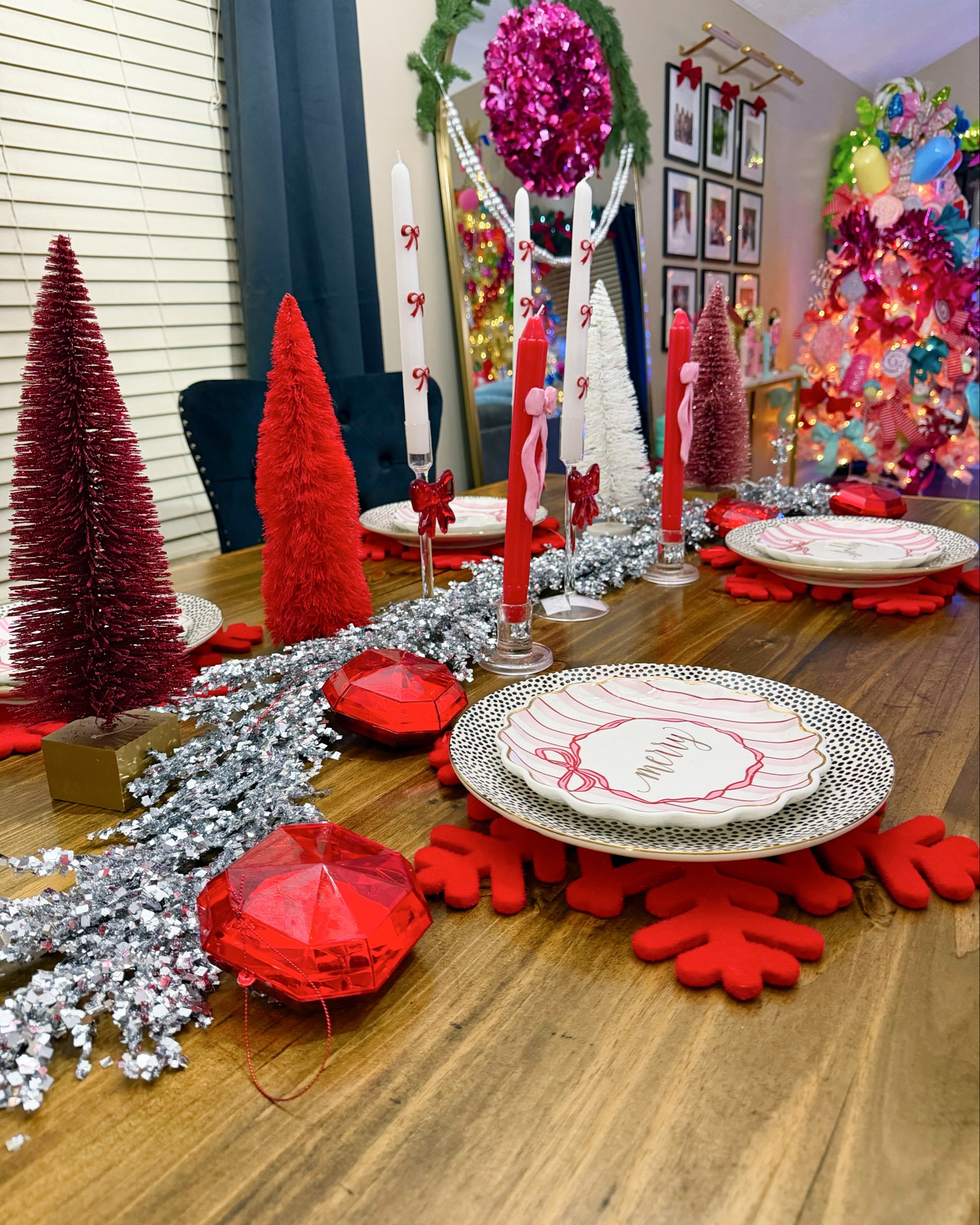 Christmas Decor Dining Room Inspo! ✨🫶🏼♥️ The bow candles are a must! 

#LTKSeasonal #LTKHoliday #LTKHome