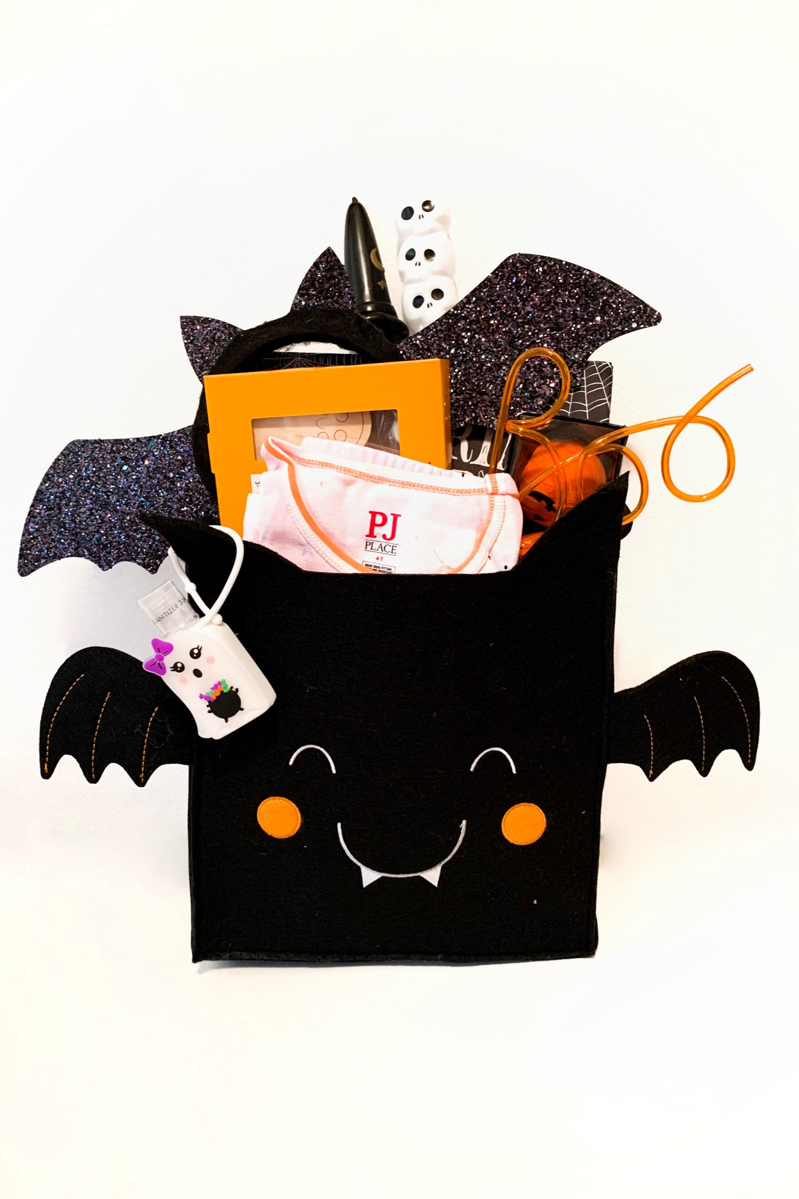 🦇Boo Basket Essentials 🦇


#boobasket#halloweenfinds#kidscostume#halloweenpjs#trickortreatbag#halloweenbag#treatbag#ghostpajama#halloweengift#surpriseball#hairclip#halloweenhair

#LTKHalloween #LTKkids #LTKHoliday