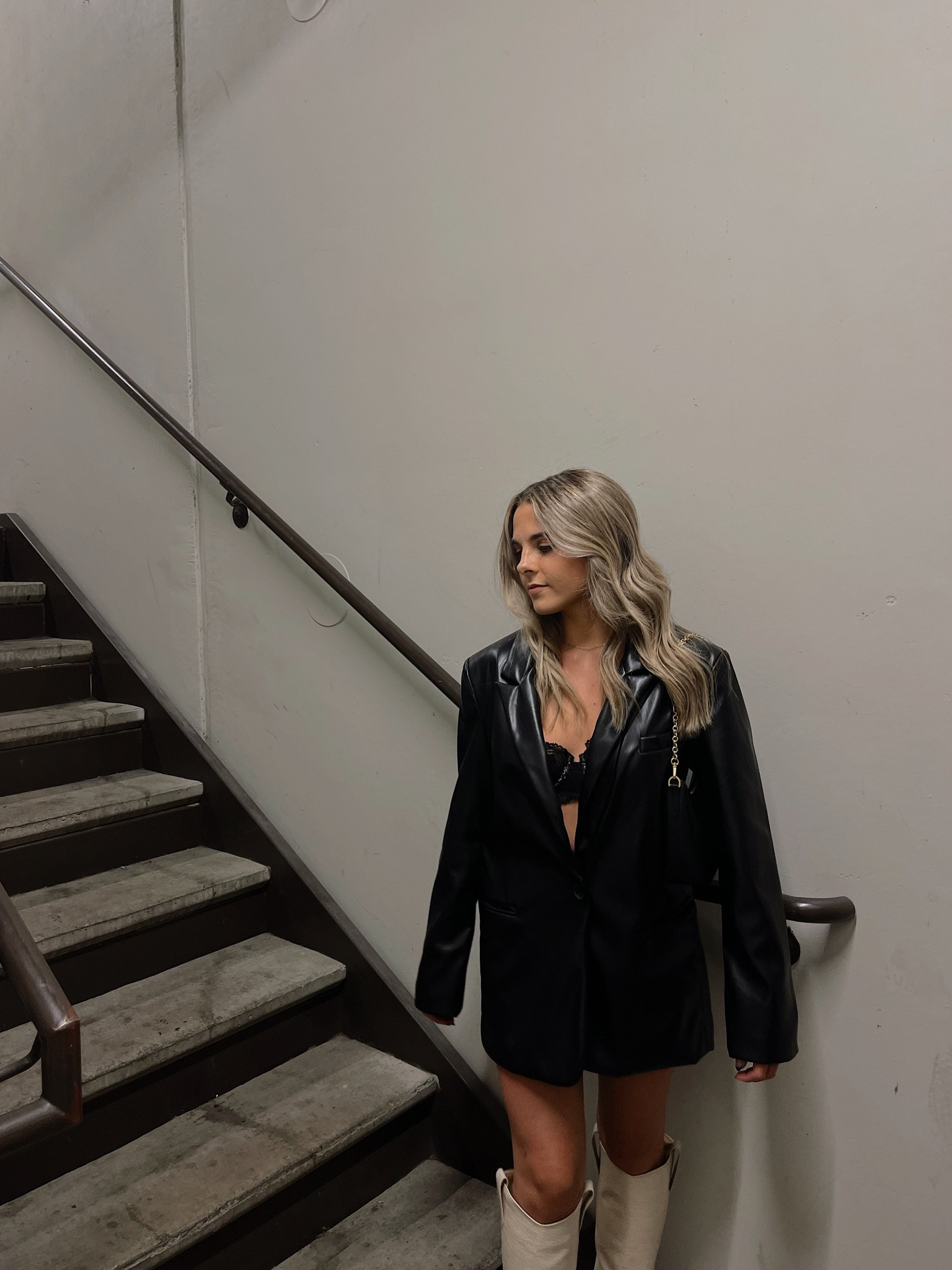 Who said blazers have to be all business? An oversized blazer is my favorite way to elevate any ‘fit. This one is an oversized faux leather that pairs perfectly with boots & a sexy top!
Bra | 32C
Jacket | small - for an oversized fit!
Boots | 7

#LTKunder100 #LTKSeasonal #LTKstyletip
