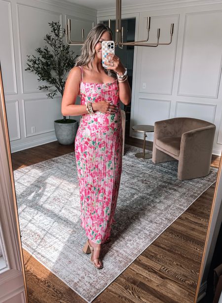 Amazon wedding guest dress that is bump friendly! I sized up to a medium so I can wear towards the end of my pregnancy. Otherwise fits true to size. 



#LTKstyletip #LTKwedding #LTKbump