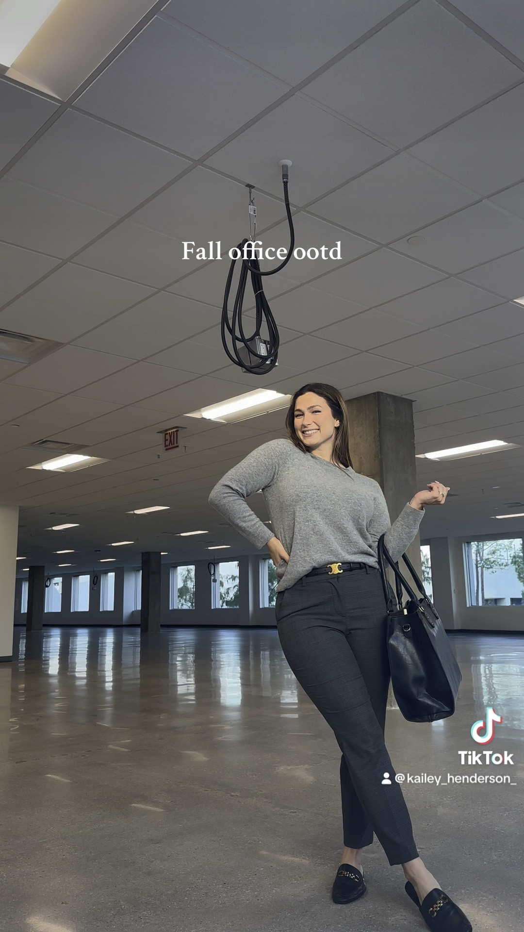 A monochromatic office outfit today. This cashmere sweater is the best fall transition piece as it’s thin so you won’t get too hot but it still looks so cozy! 

#LTKWorkwear #LTKStyleTip #LTKMidsize